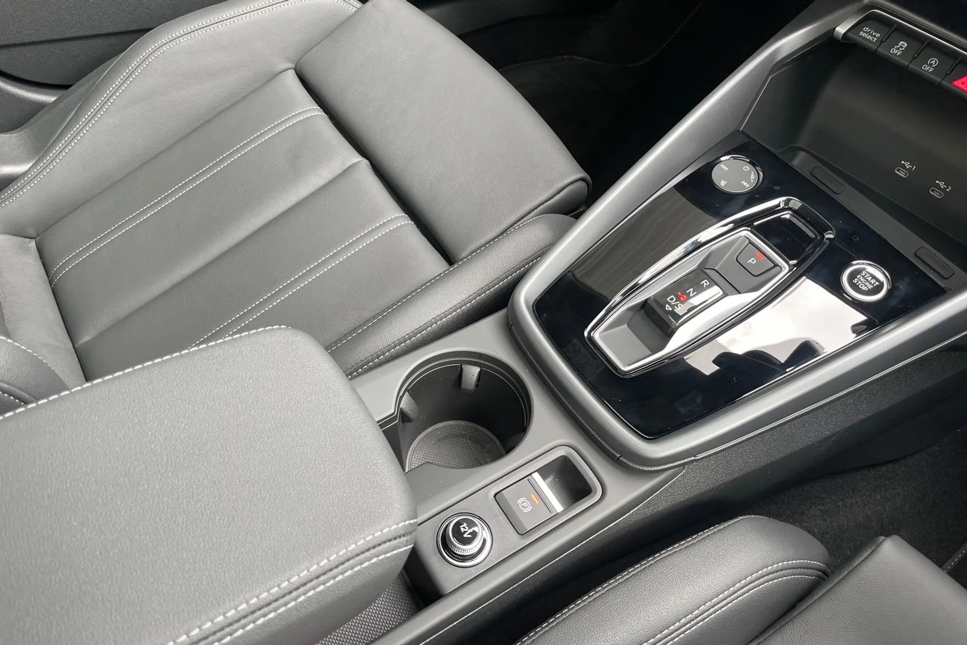Audi A3 thumbnail image number 40