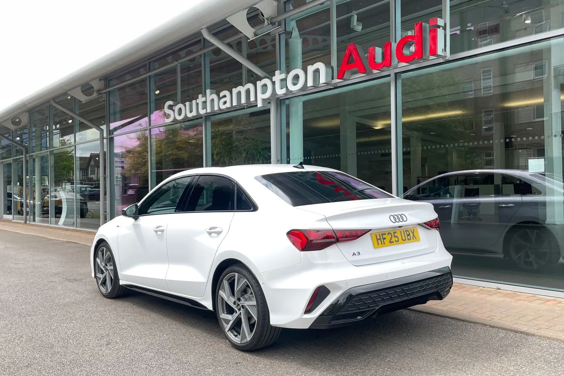 Audi A3 thumbnail image number 8