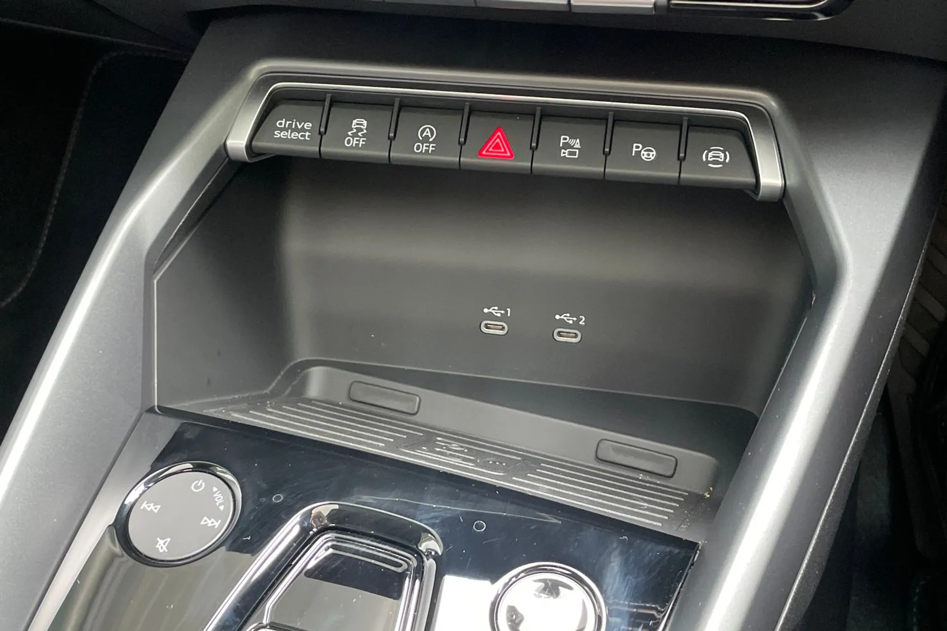 Audi A3 thumbnail image number 43