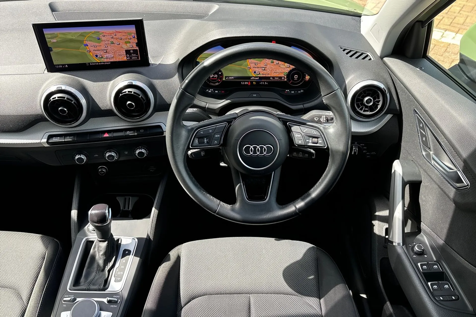 Audi Q2 thumbnail image number 34