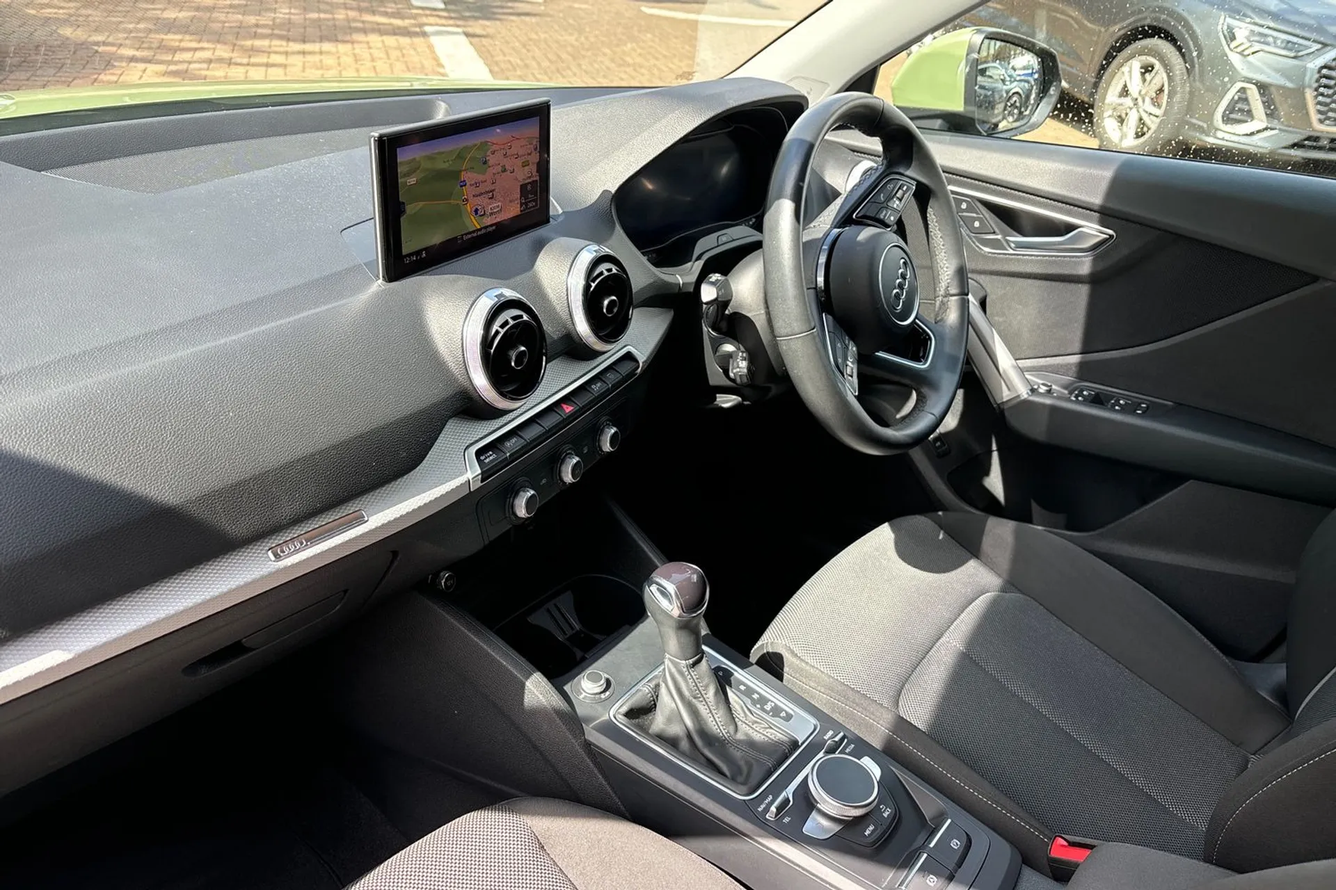 Audi Q2 thumbnail image number 26