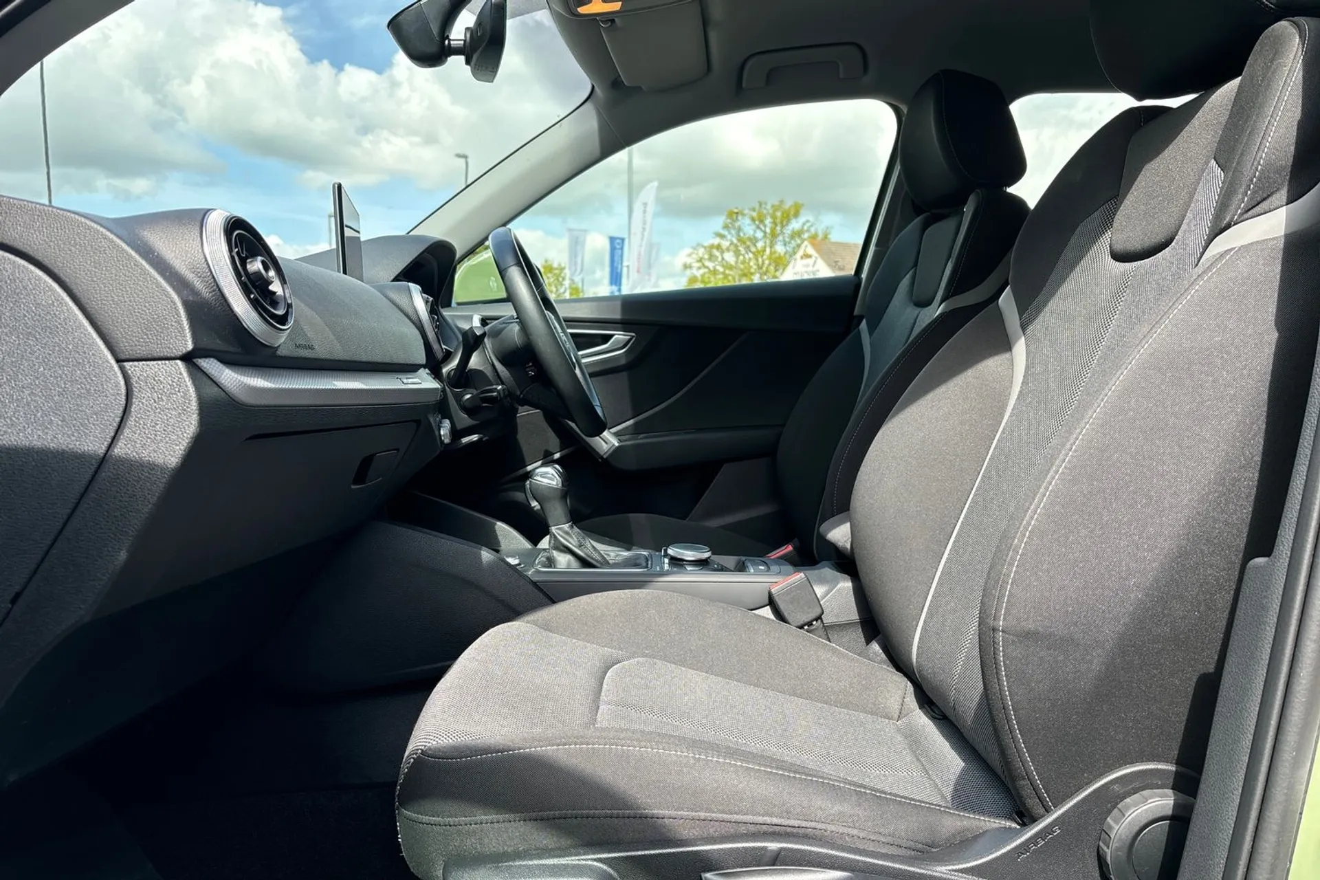 Audi Q2 thumbnail image number 27