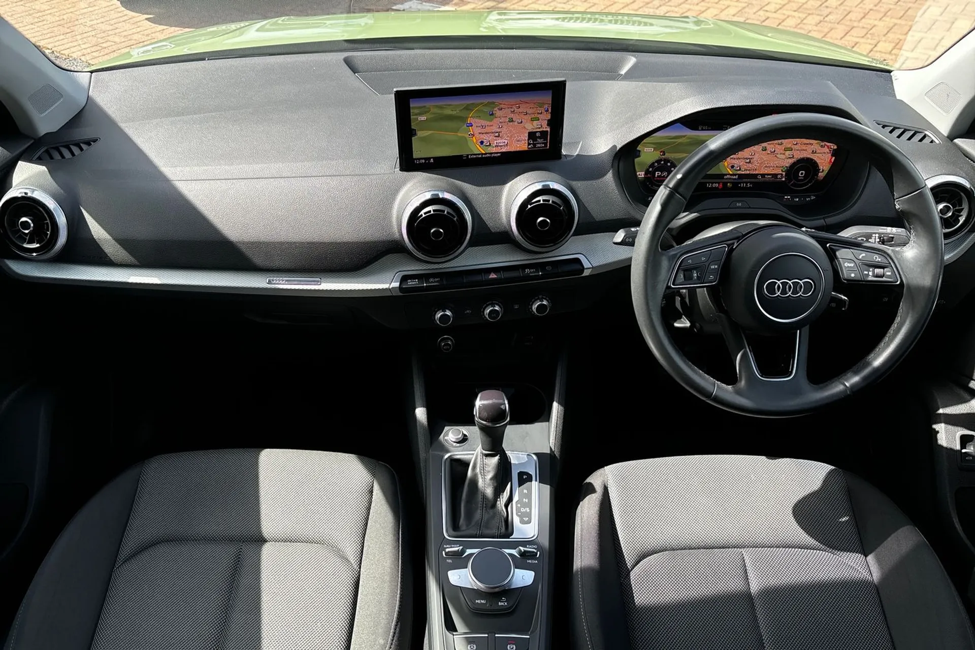 Audi Q2 thumbnail image number 31
