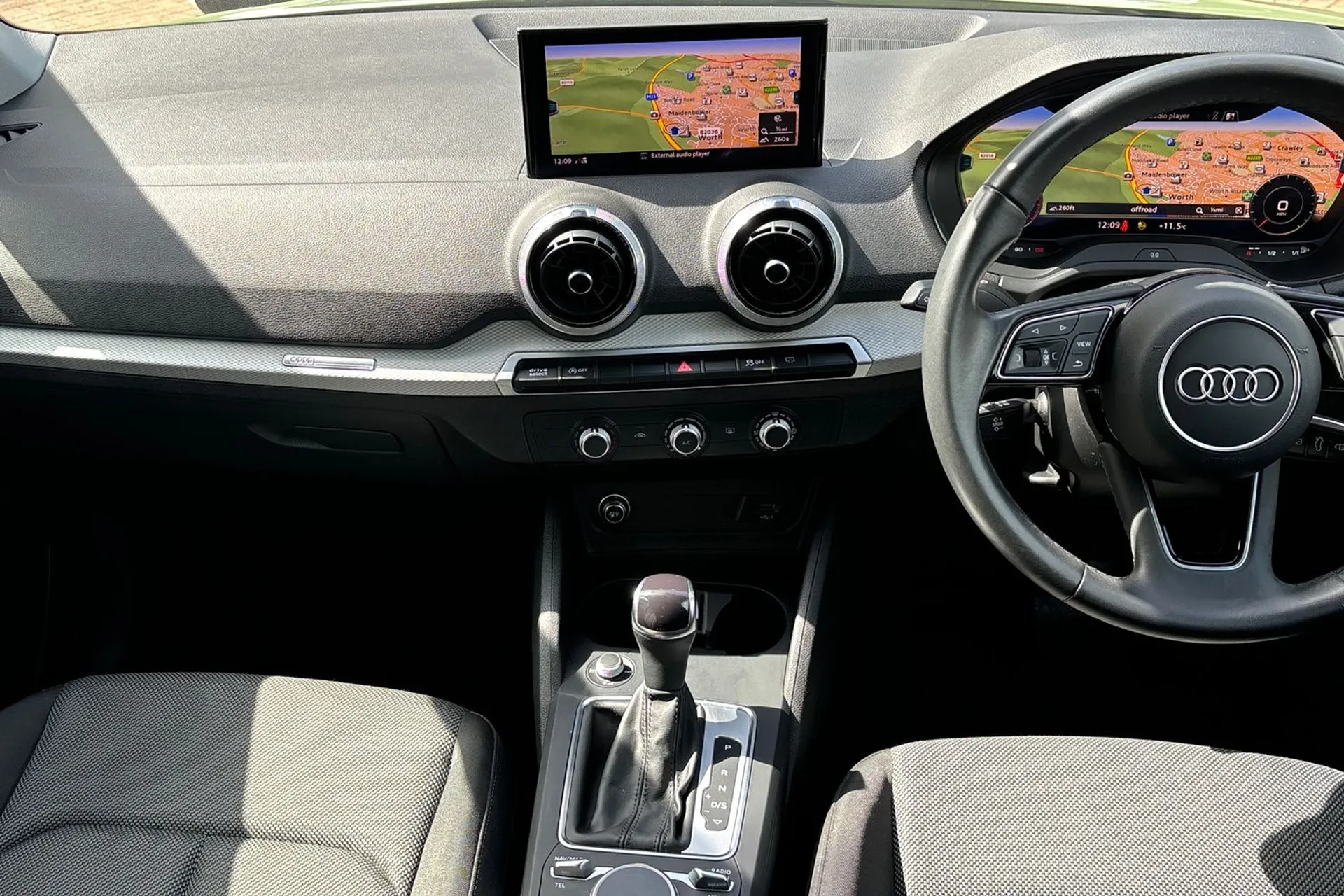 Audi Q2 thumbnail image number 35