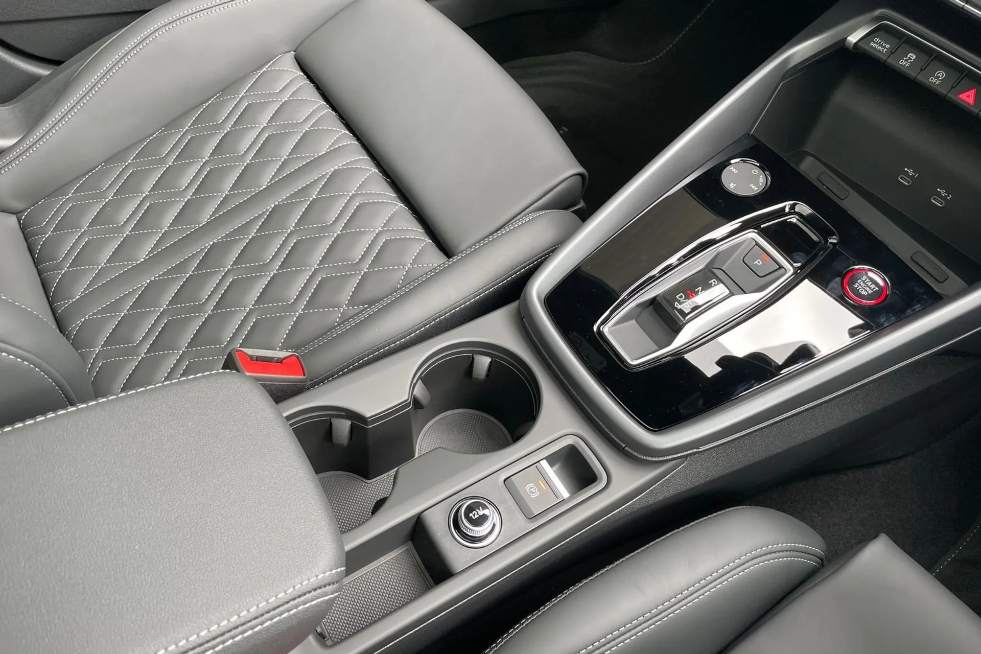 Audi A3 thumbnail image number 40
