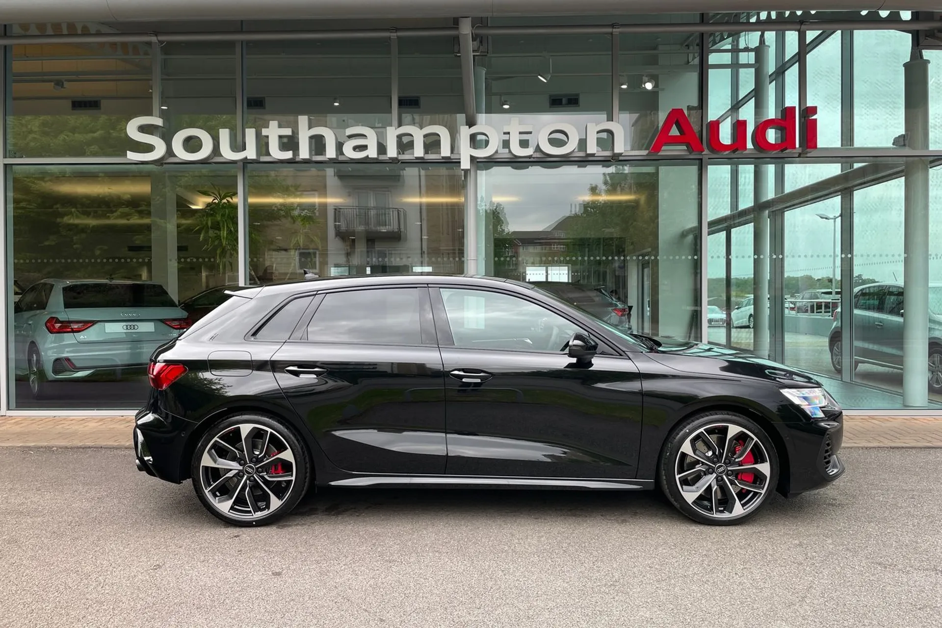 Audi A3 thumbnail image number 2