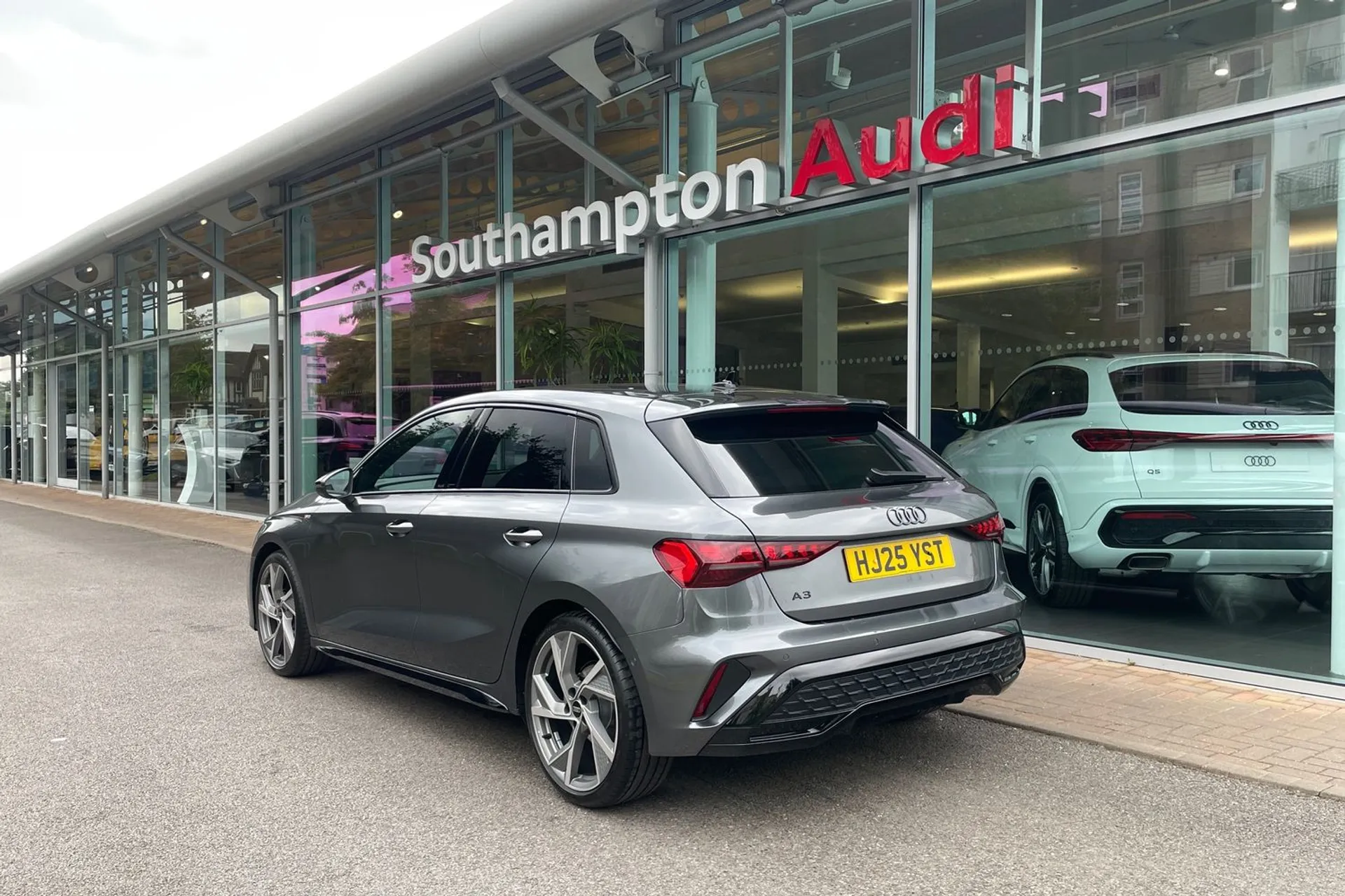Audi A3 thumbnail image number 6