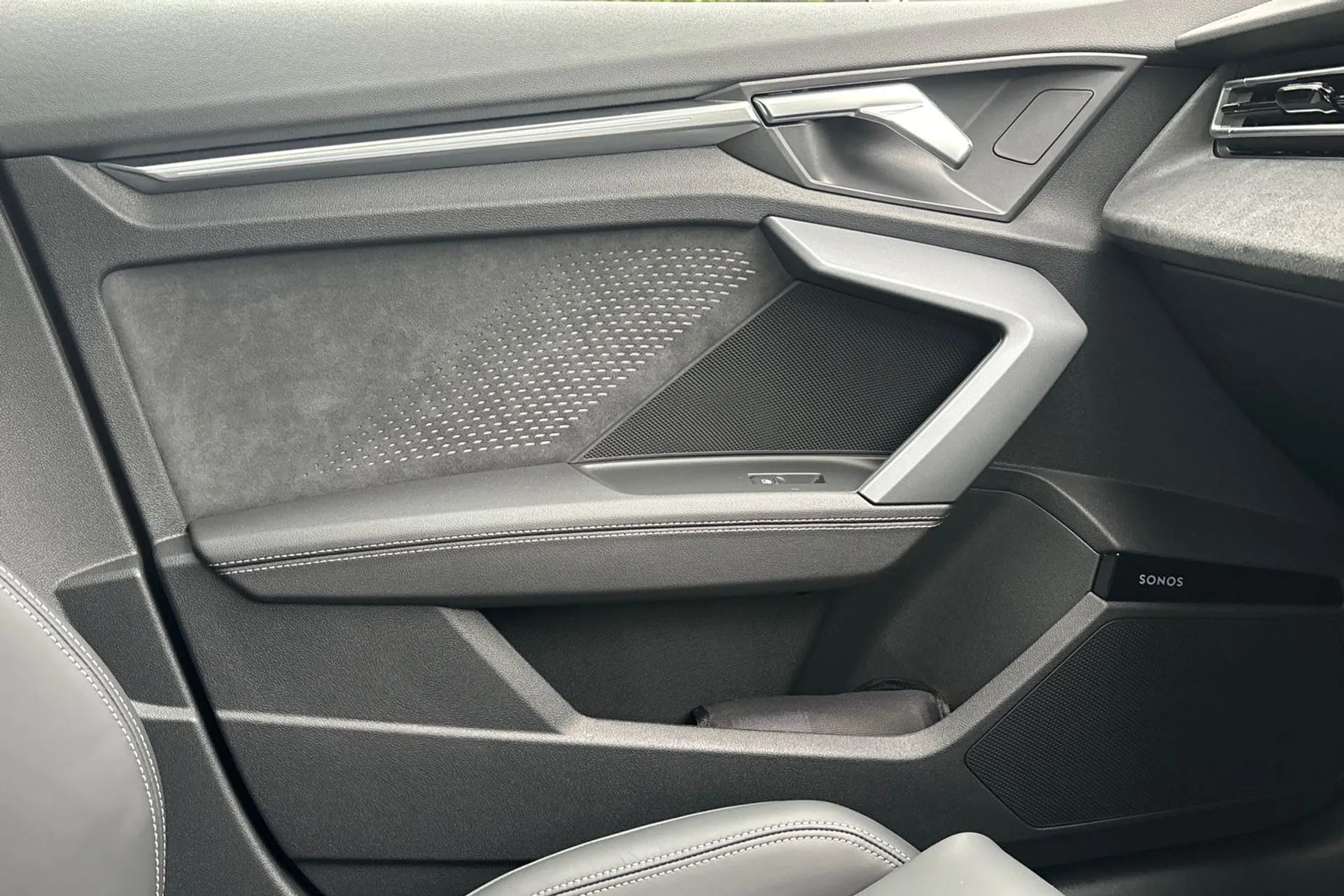 Audi S3 thumbnail image number 42