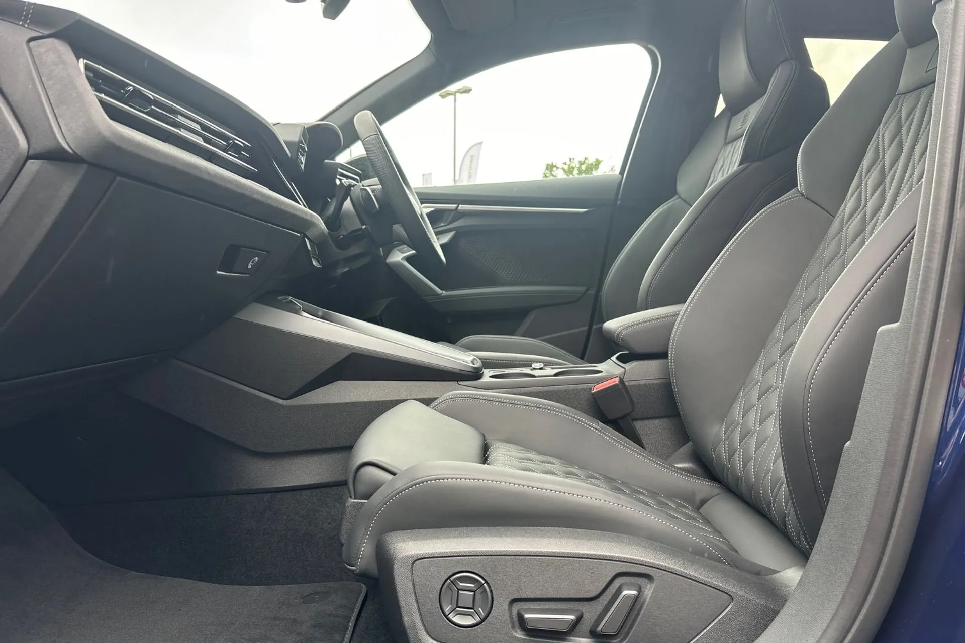 Audi S3 thumbnail image number 19