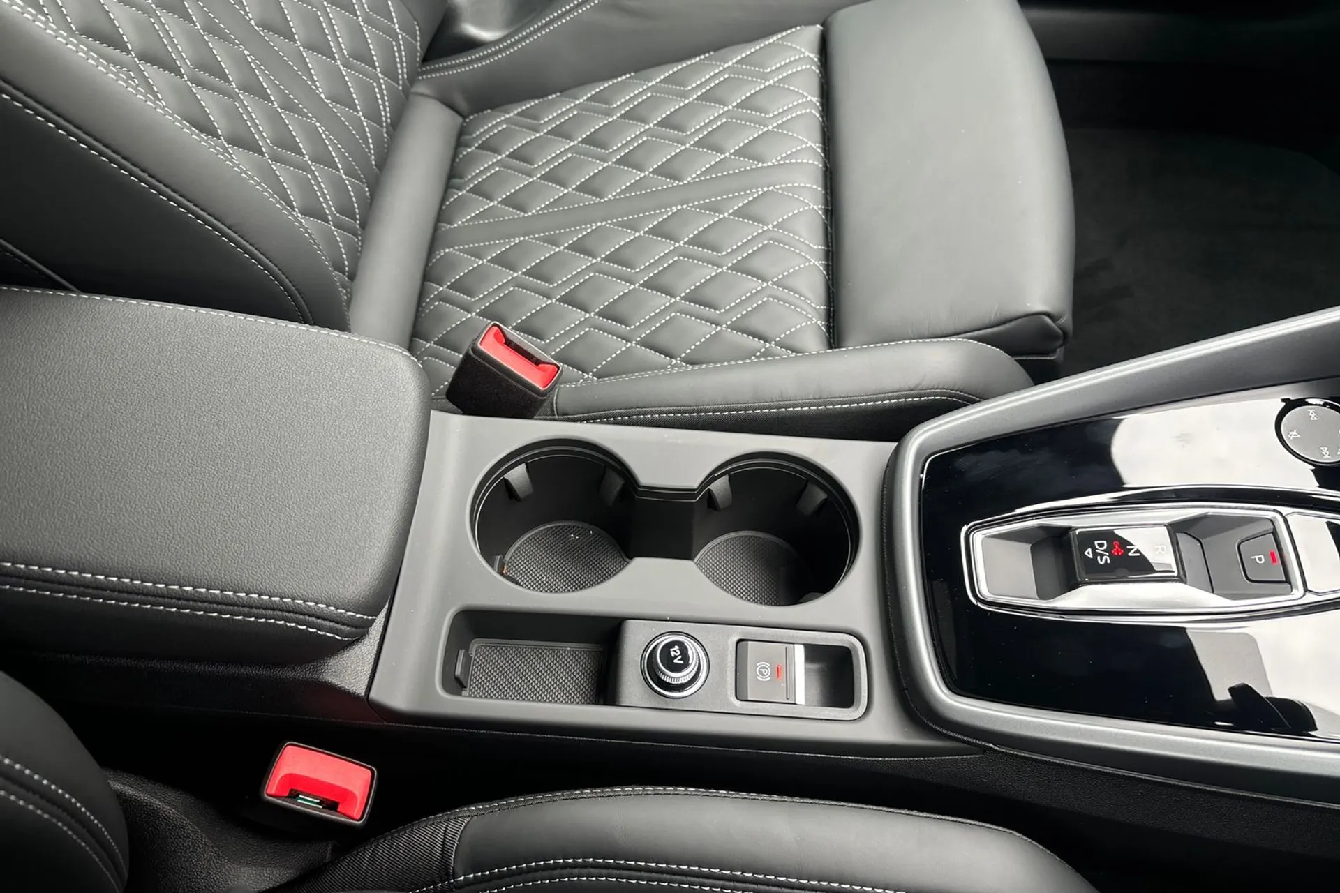 Audi S3 thumbnail image number 45