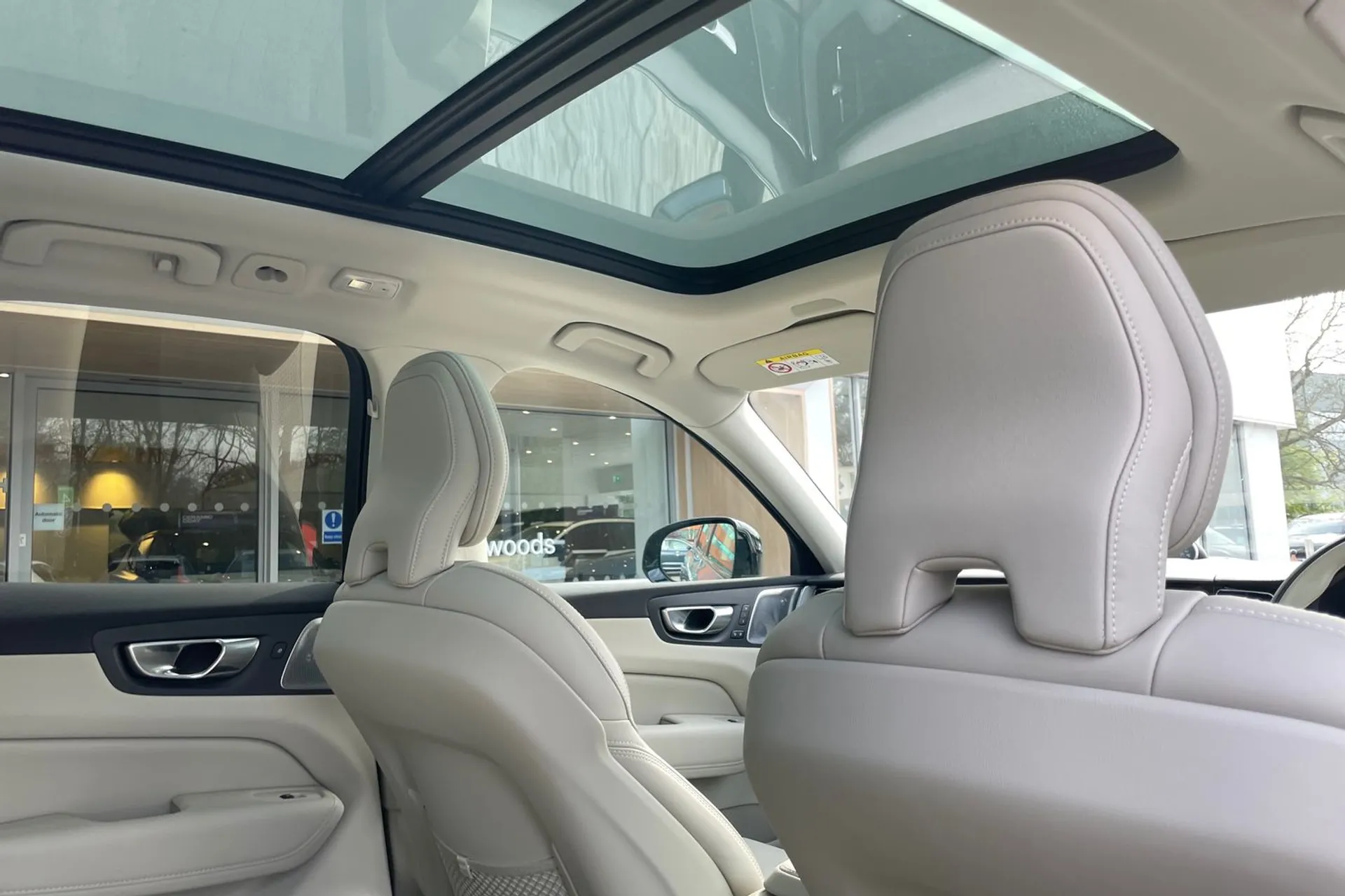Volvo XC60 thumbnail image number 23