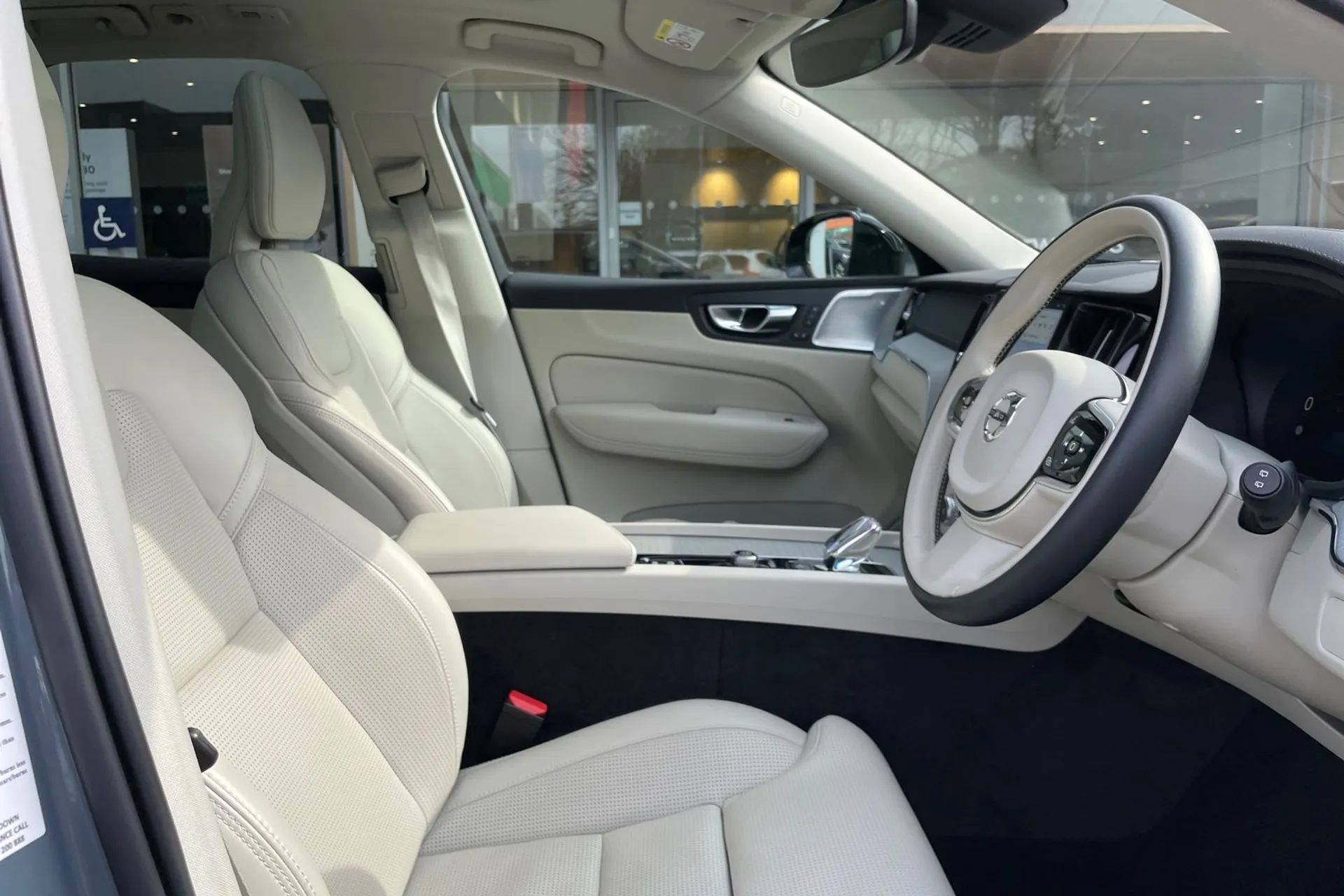 Volvo XC60 thumbnail image number 25