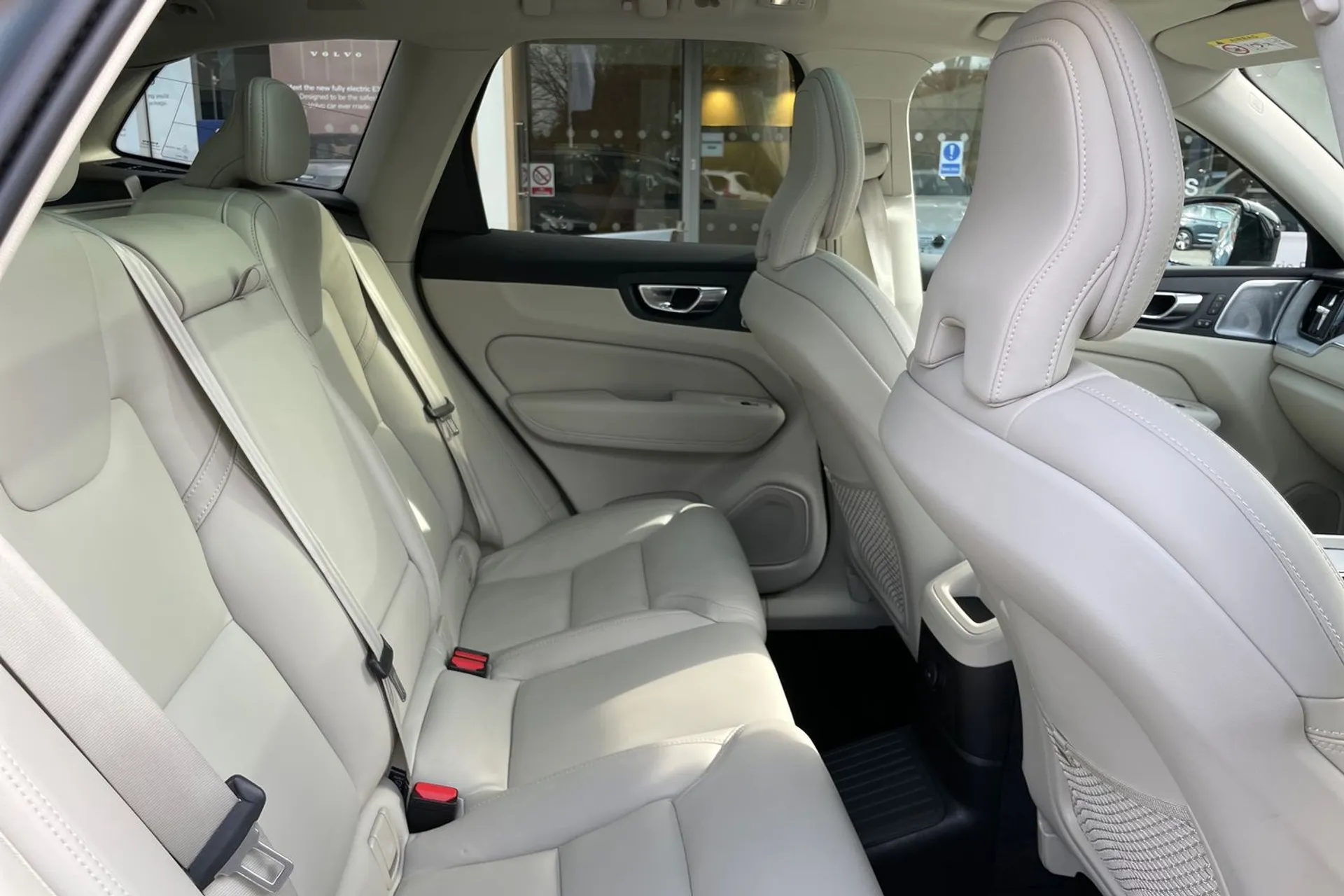 Volvo XC60 thumbnail image number 22