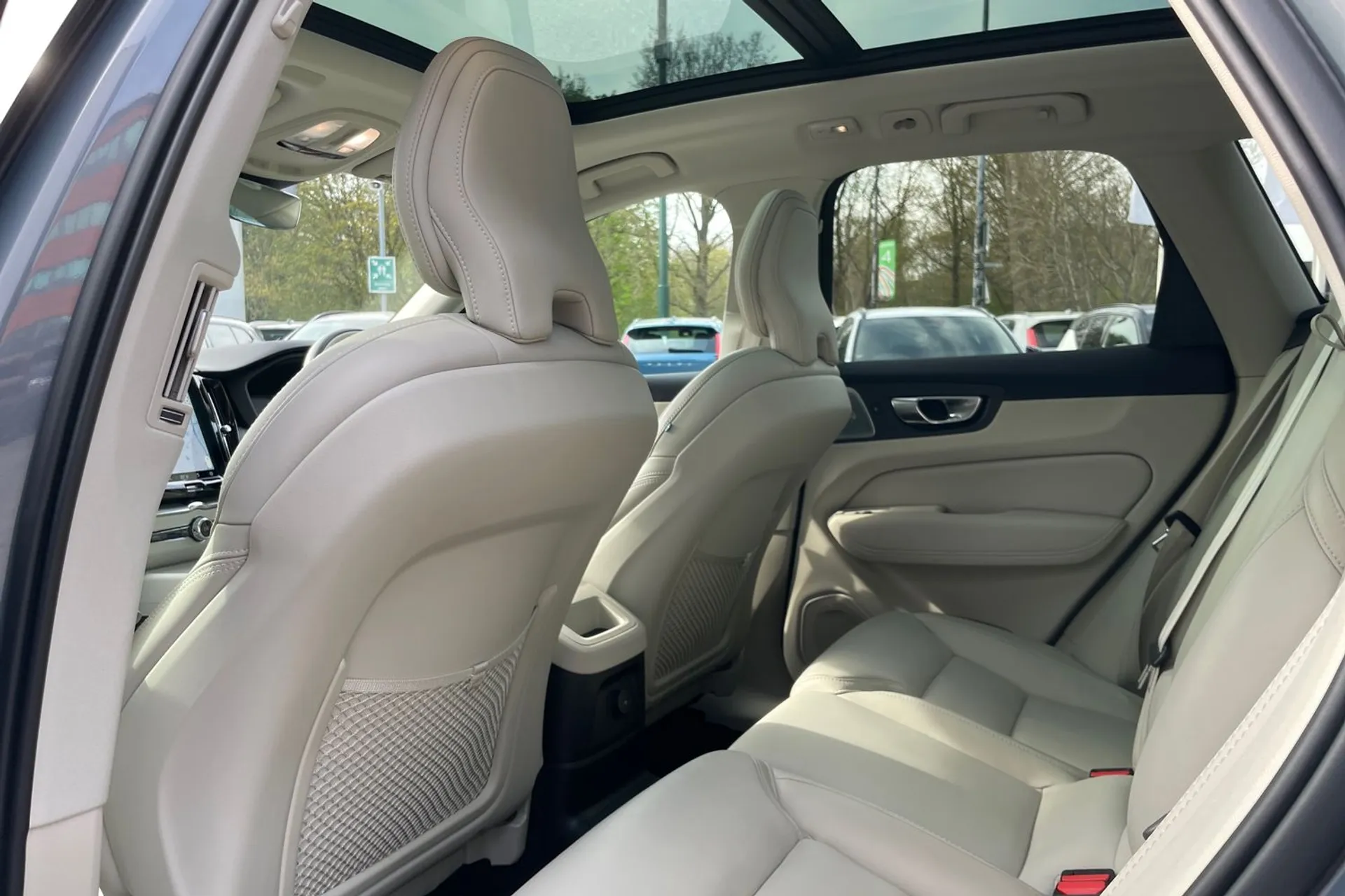 Volvo XC60 thumbnail image number 30
