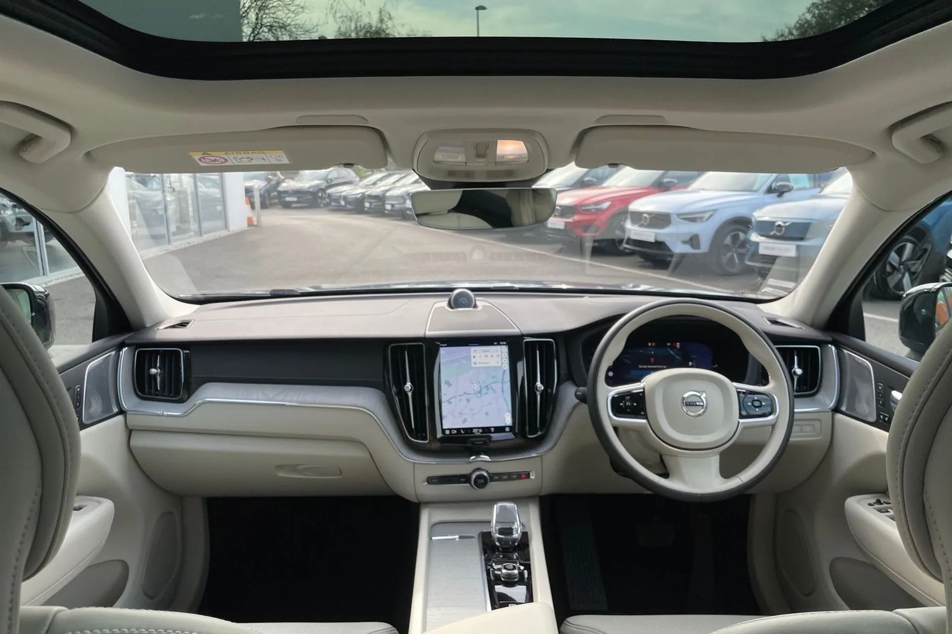 Volvo XC60 thumbnail image number 3