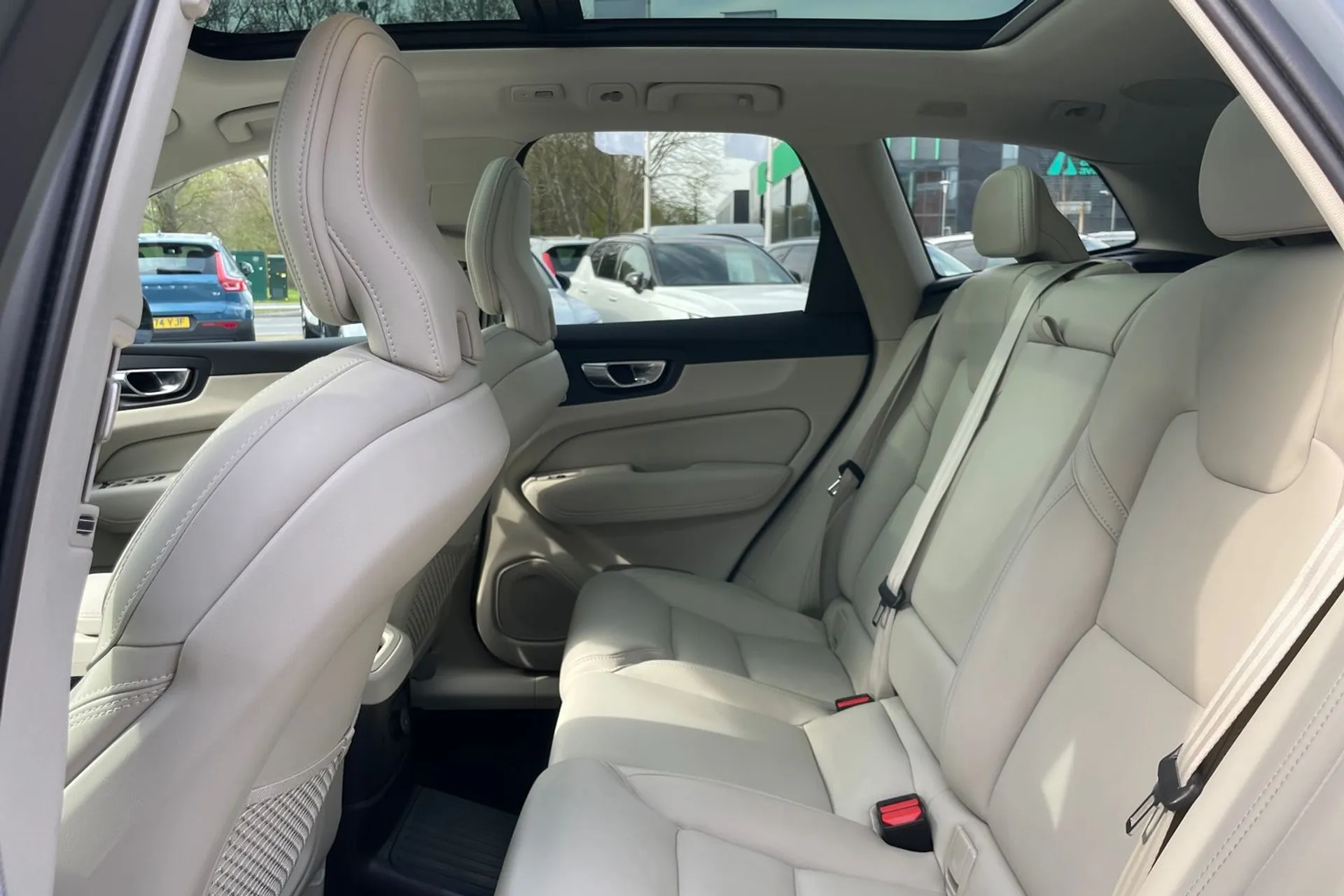 Volvo XC60 thumbnail image number 29