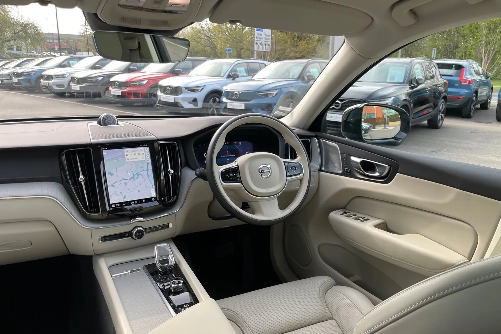 Volvo XC60 thumbnail image number 32