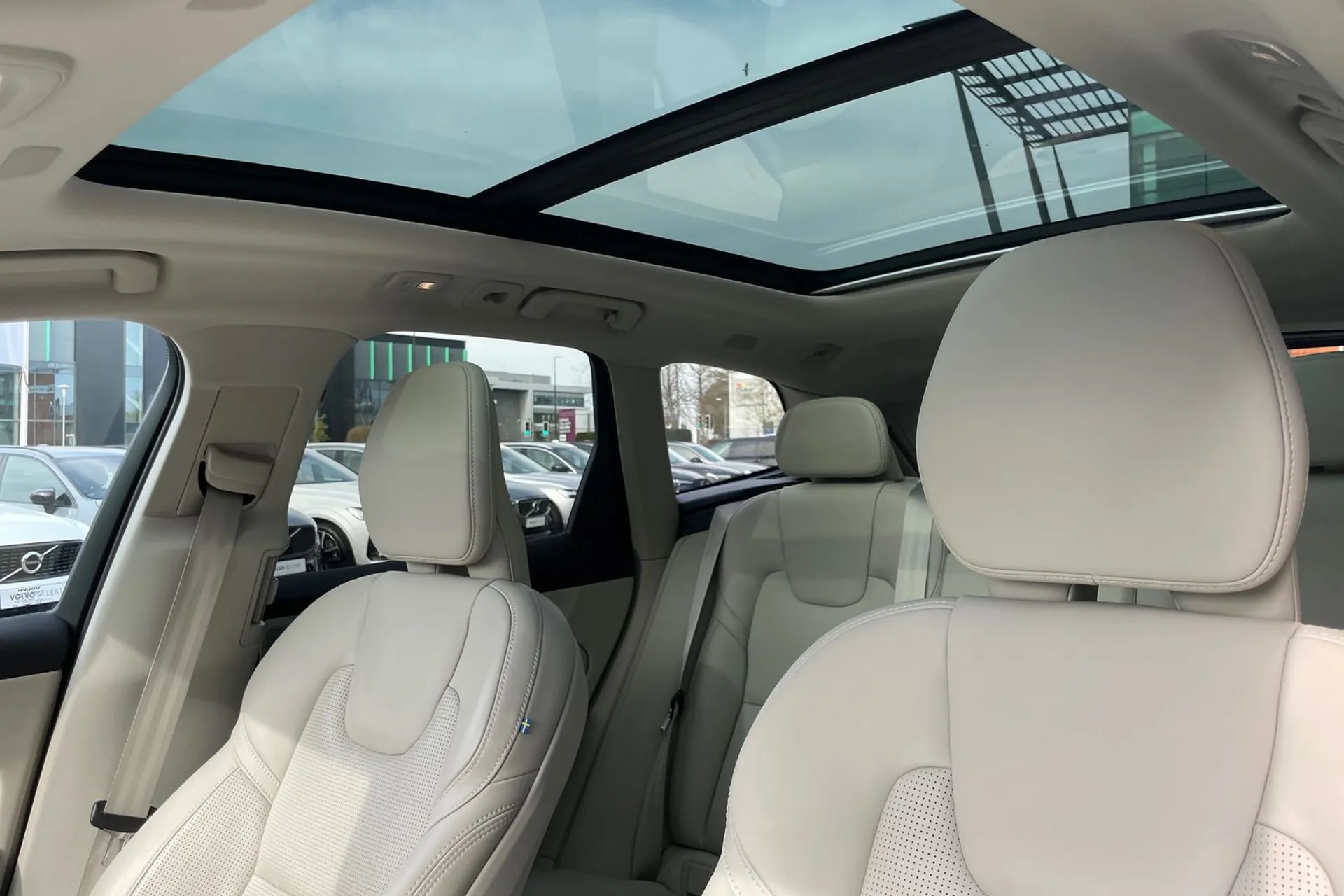 Volvo XC60 thumbnail image number 28
