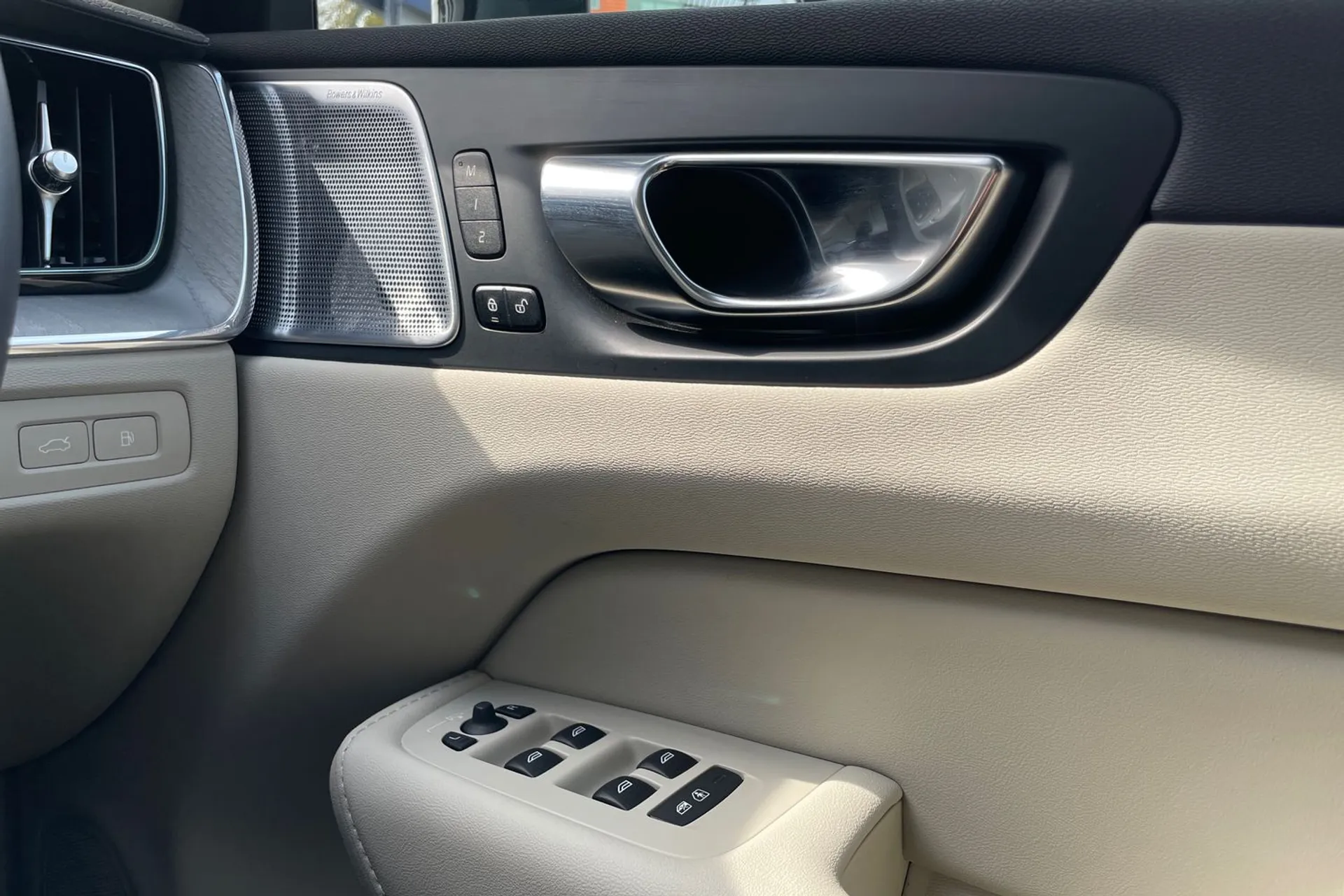 Volvo XC60 thumbnail image number 41