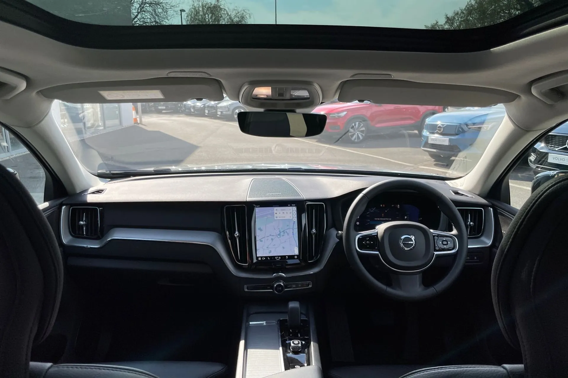 Volvo XC60 thumbnail image number 3