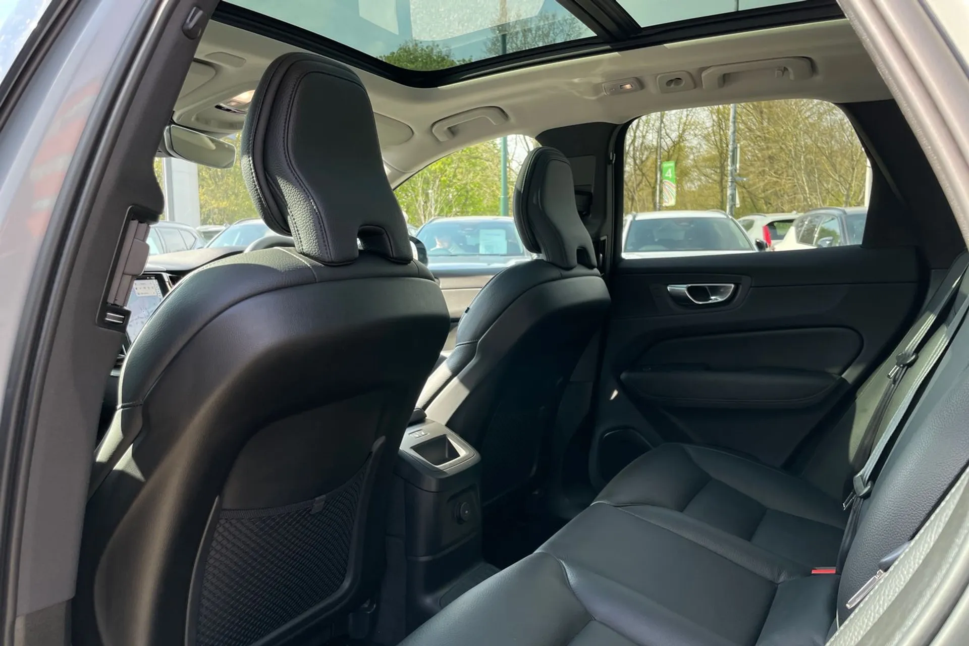 Volvo XC60 thumbnail image number 30