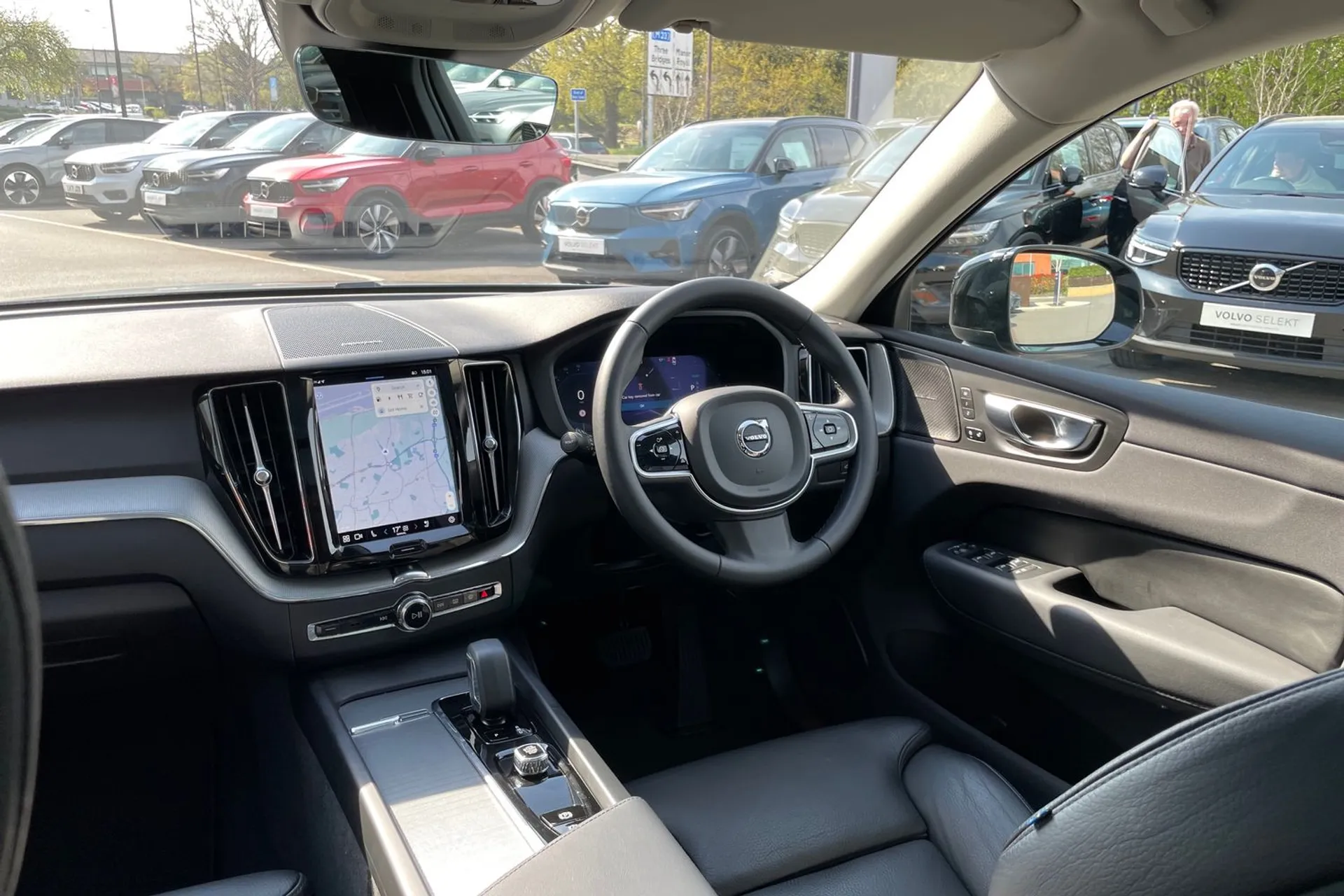 Volvo XC60 thumbnail image number 32