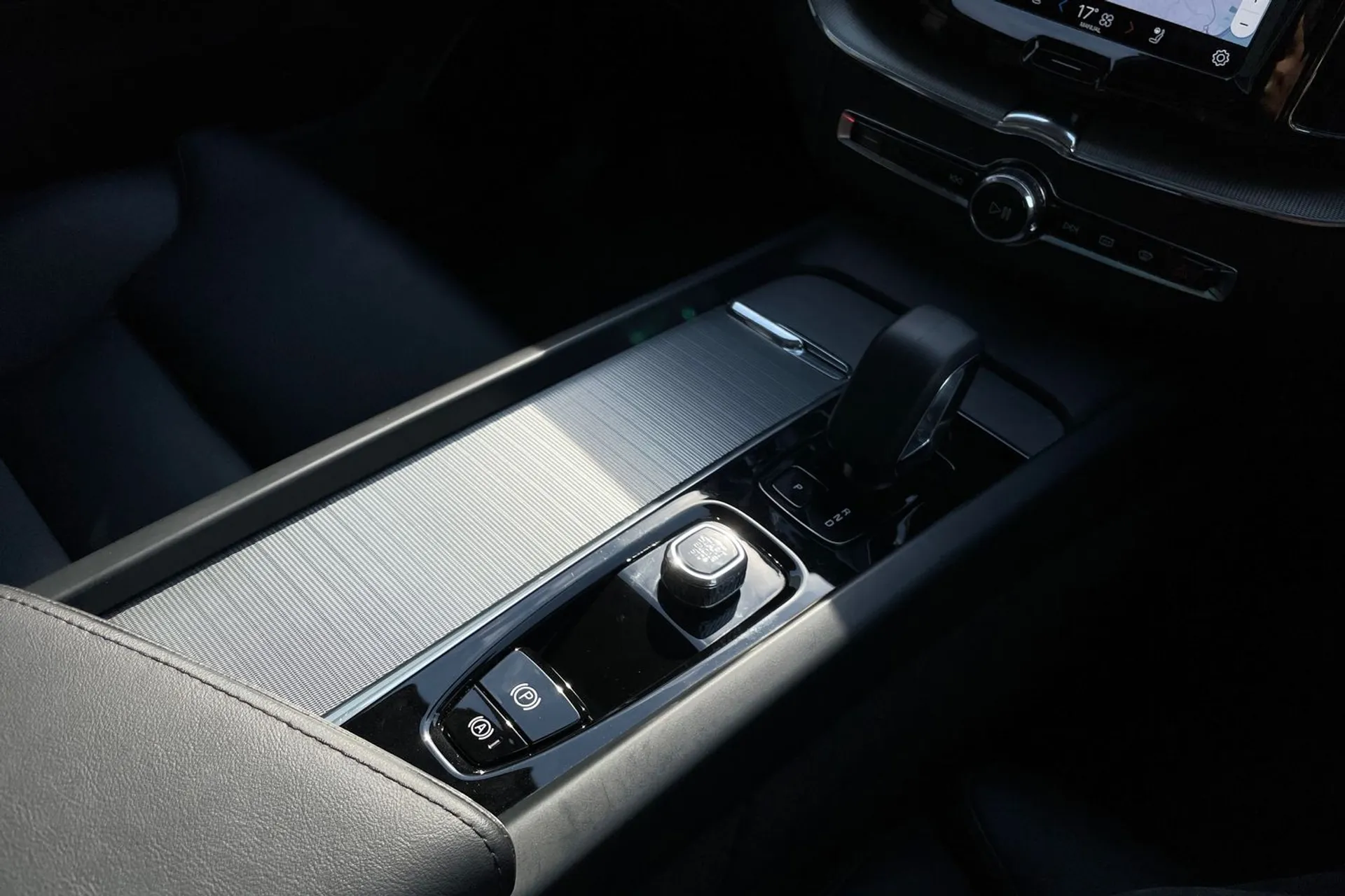 Volvo XC60 thumbnail image number 43