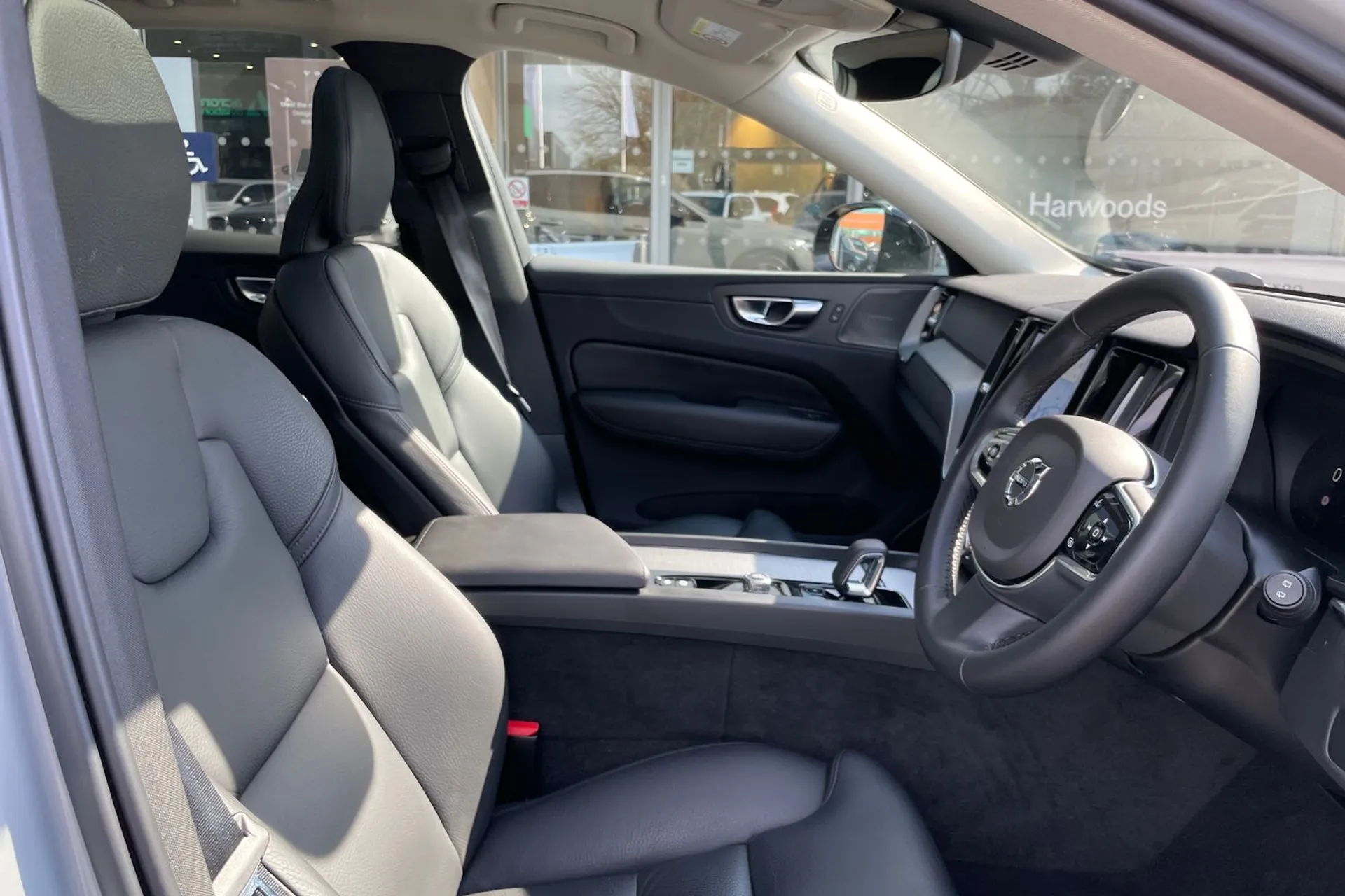 Volvo XC60 thumbnail image number 25