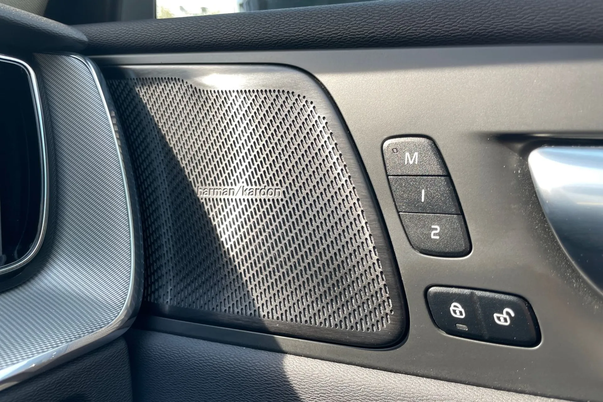 Volvo XC60 thumbnail image number 42
