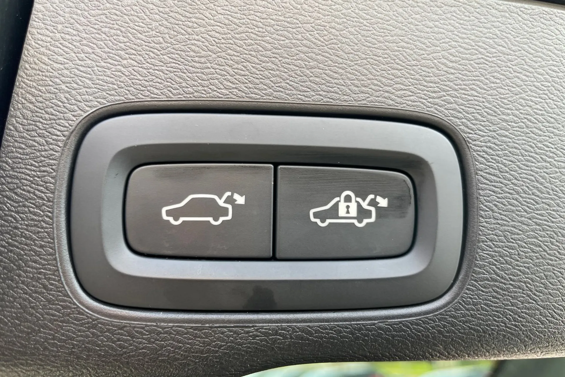 Volvo XC60 thumbnail image number 20