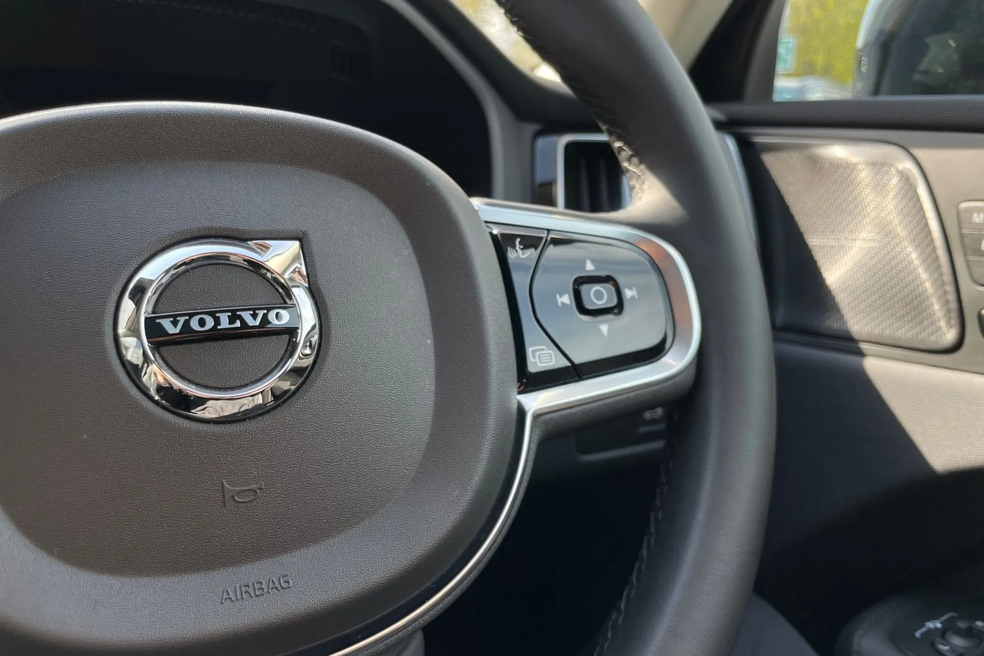 Volvo XC60 thumbnail image number 36