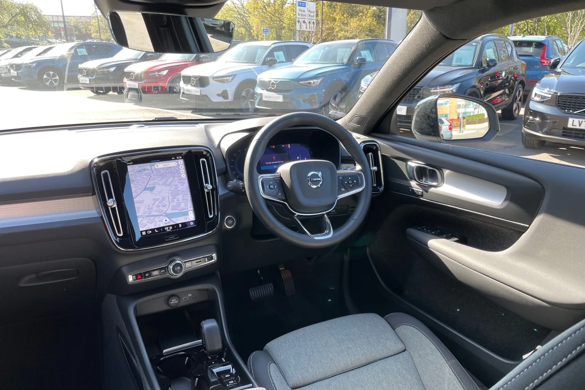 Volvo XC40 thumbnail image number 32