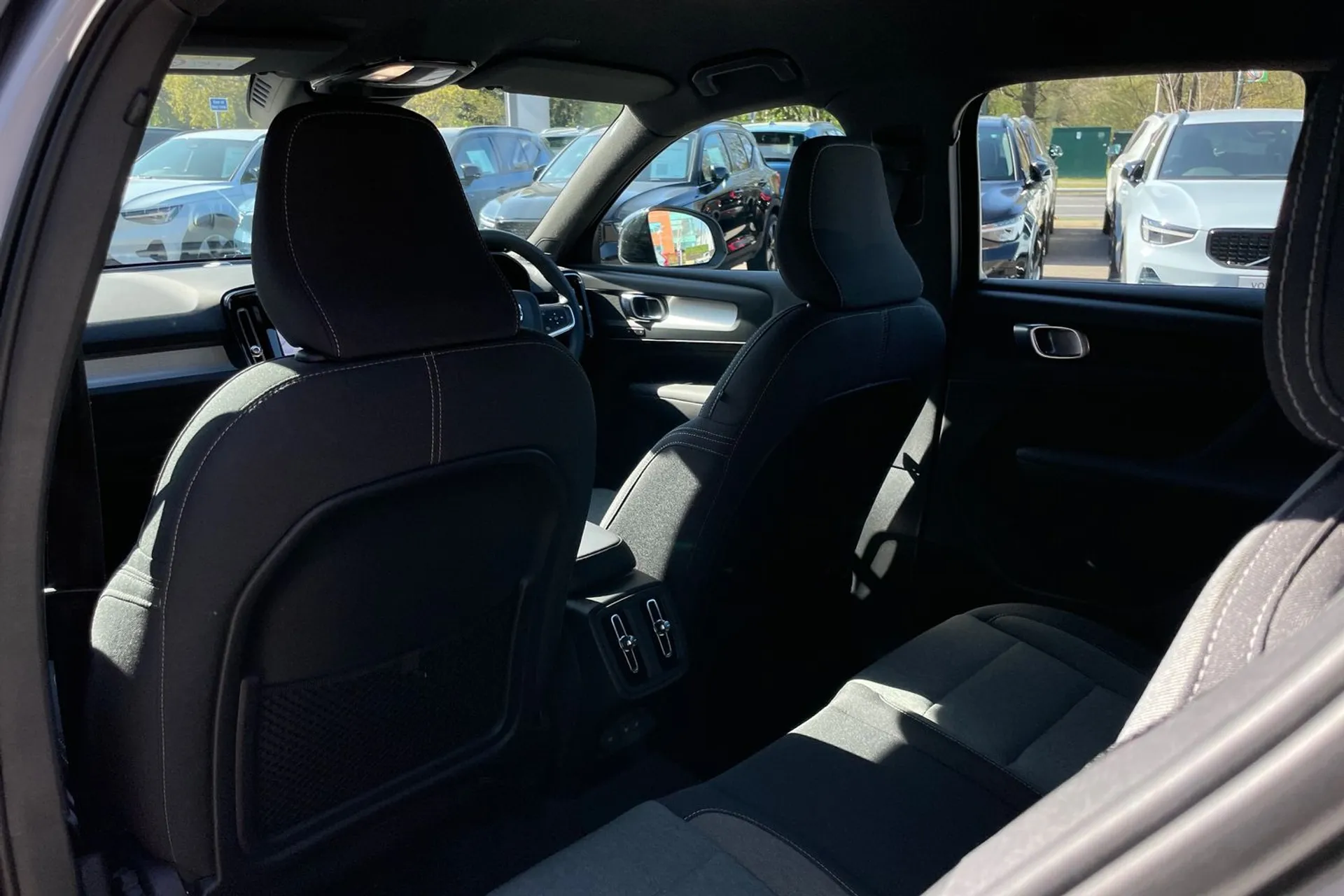 Volvo XC40 thumbnail image number 30