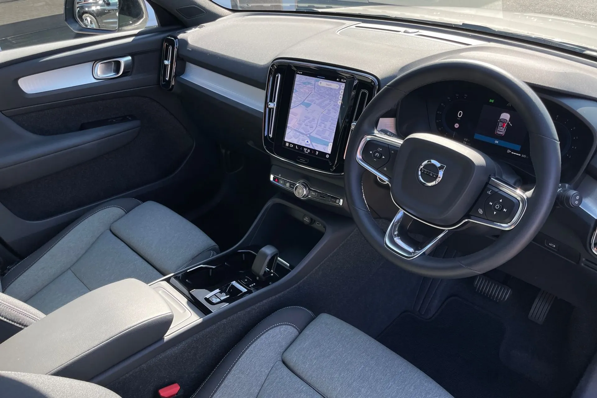 Volvo XC40 thumbnail image number 5