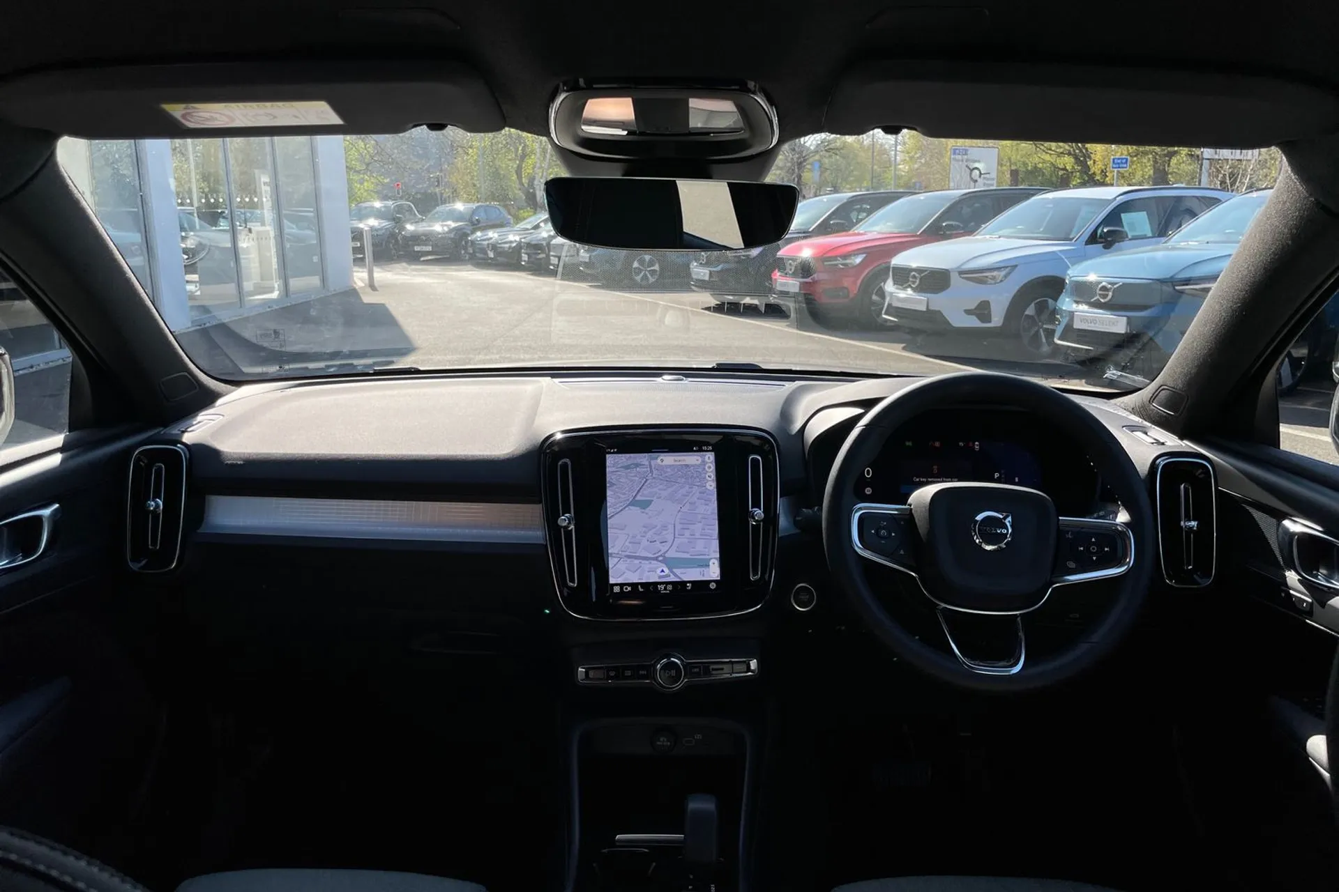 Volvo XC40 thumbnail image number 3