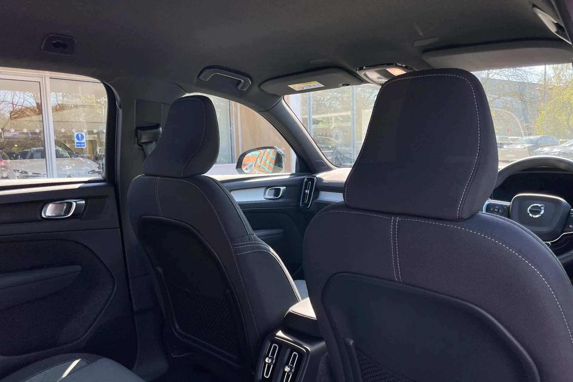 Volvo XC40 thumbnail image number 23