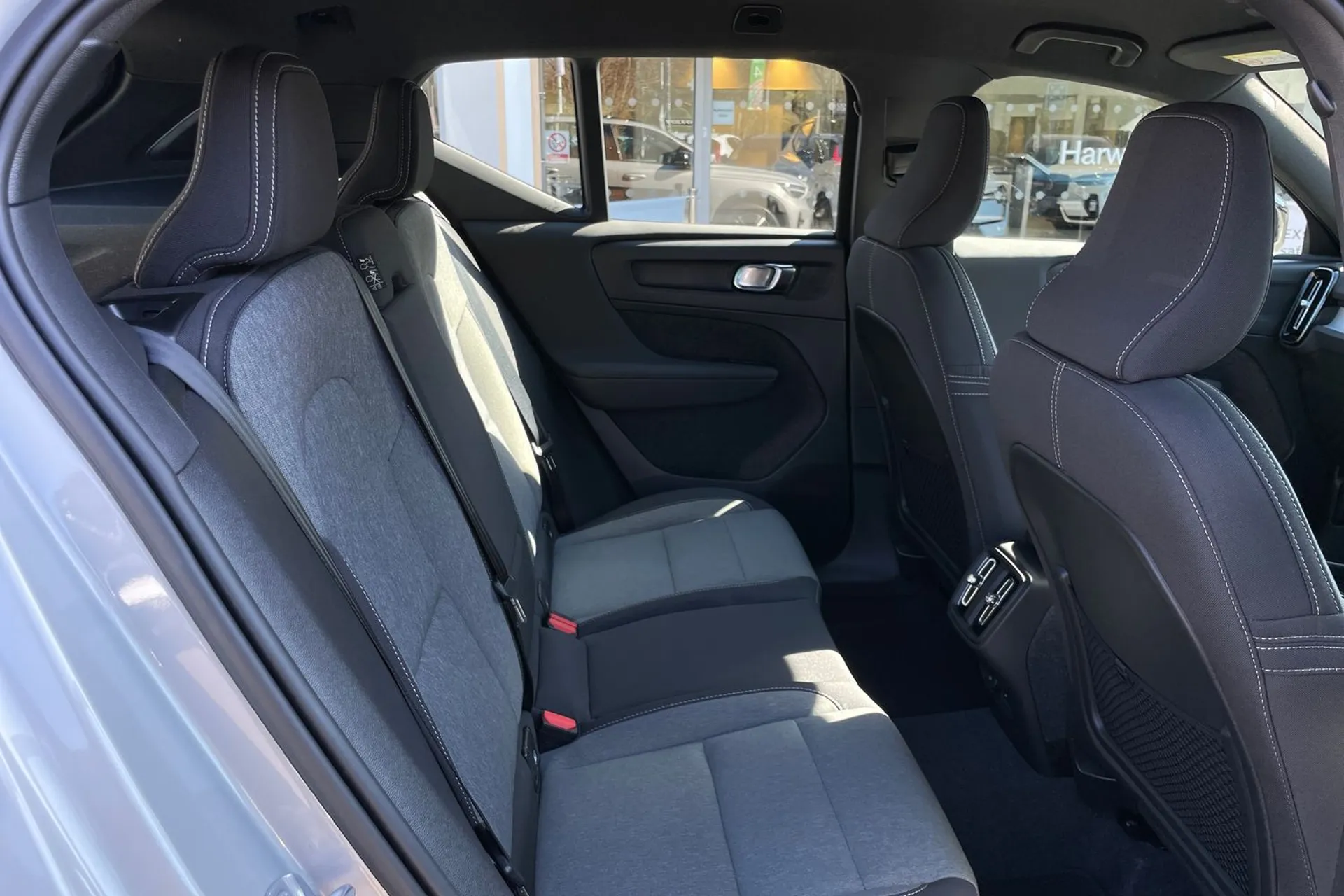 Volvo XC40 thumbnail image number 22