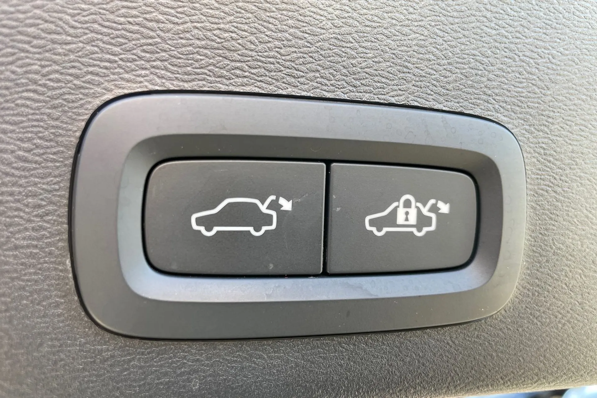 Volvo XC40 thumbnail image number 20