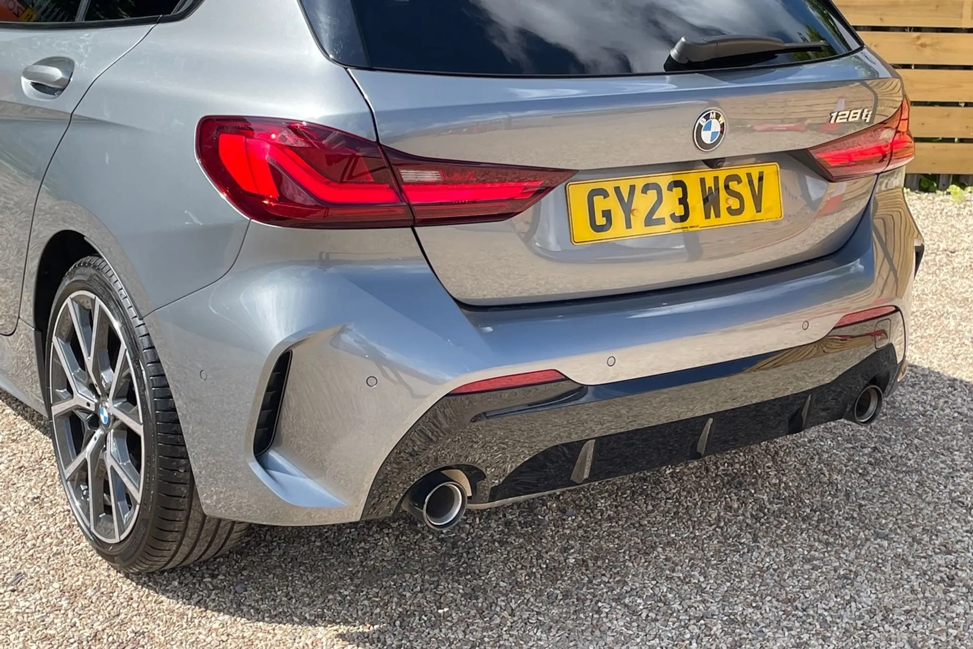 BMW 1 SERIES thumbnail image number 18