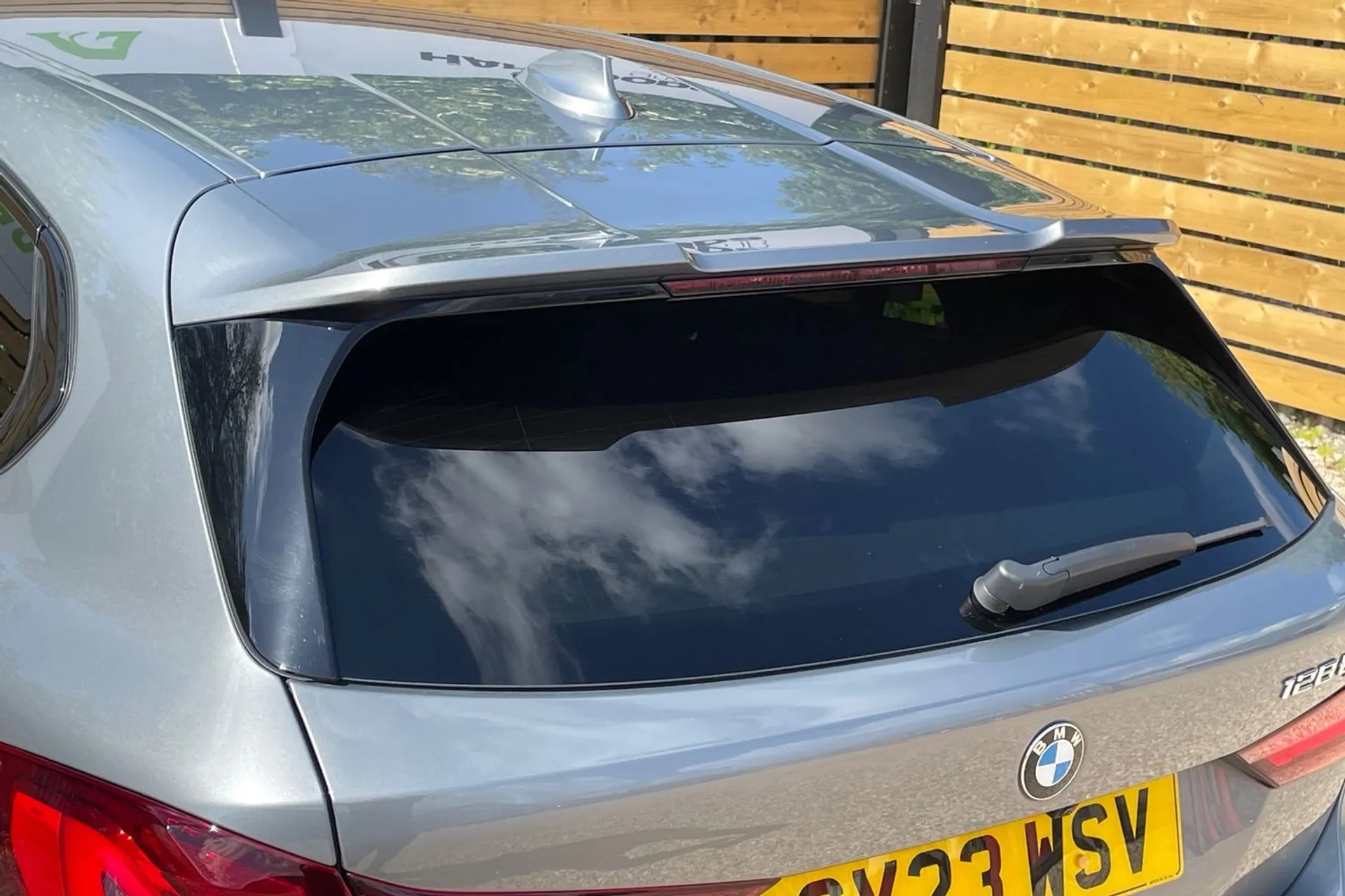 BMW 1 SERIES thumbnail image number 16