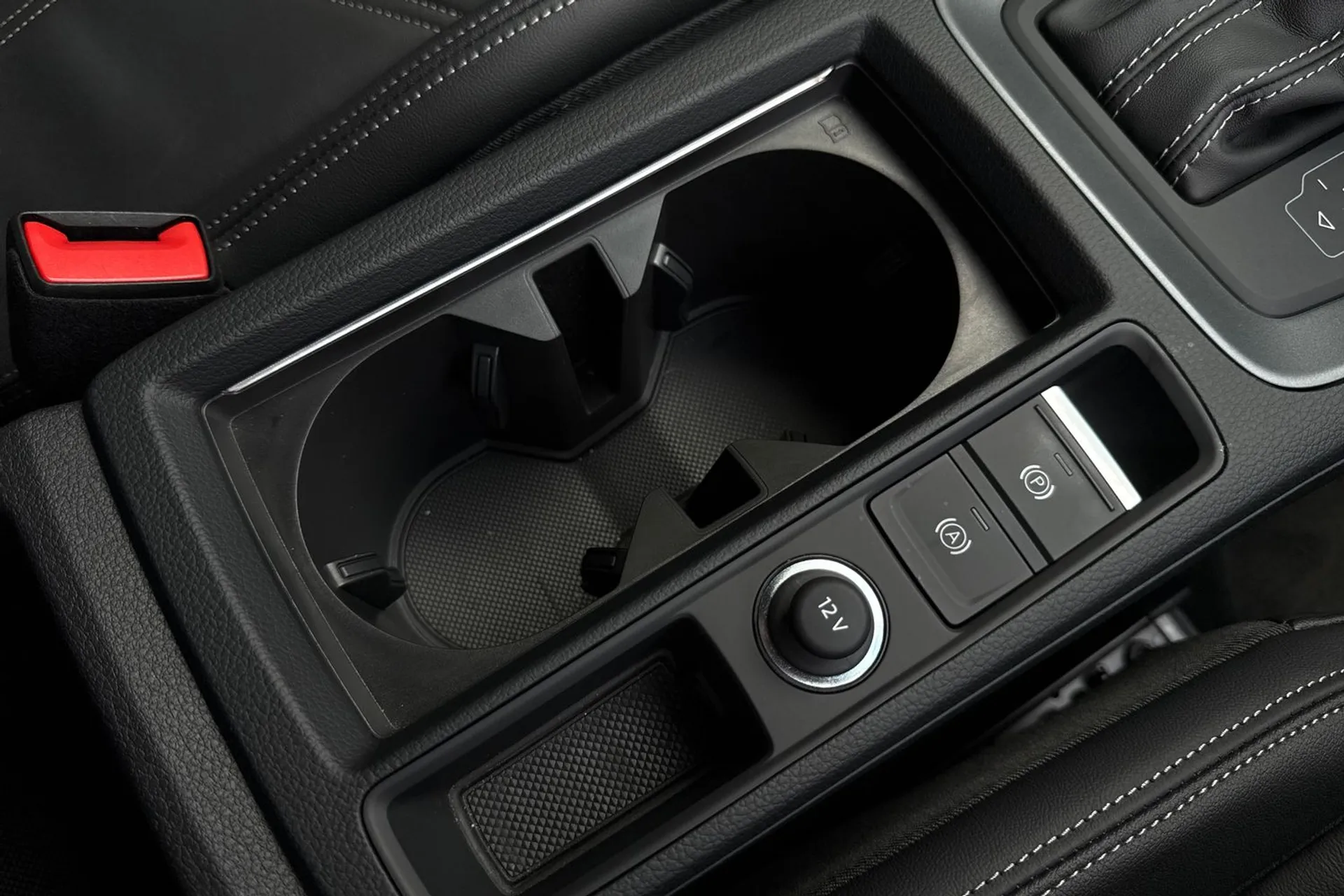 Audi Q3 thumbnail image number 43