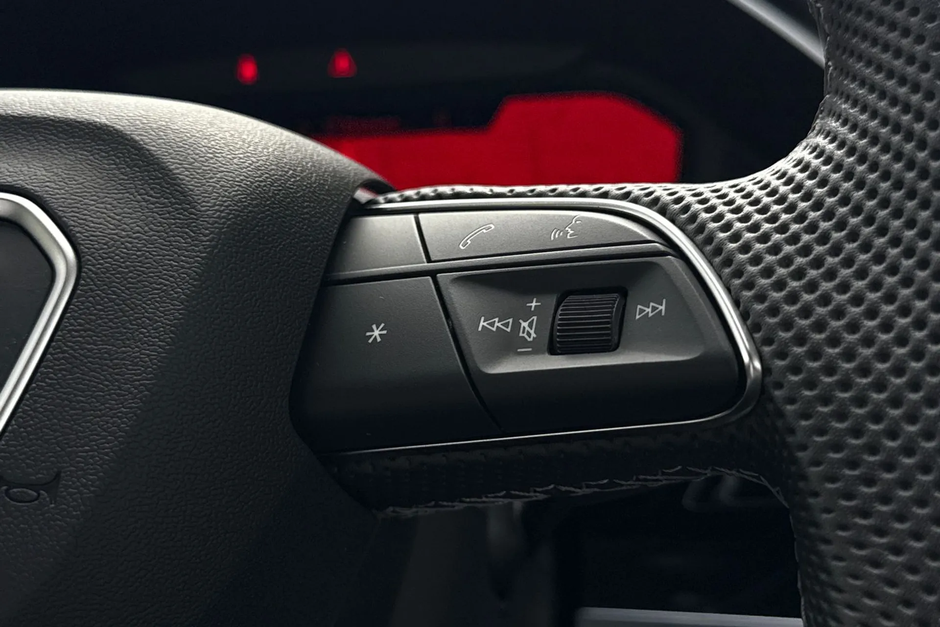 Audi Q3 thumbnail image number 37