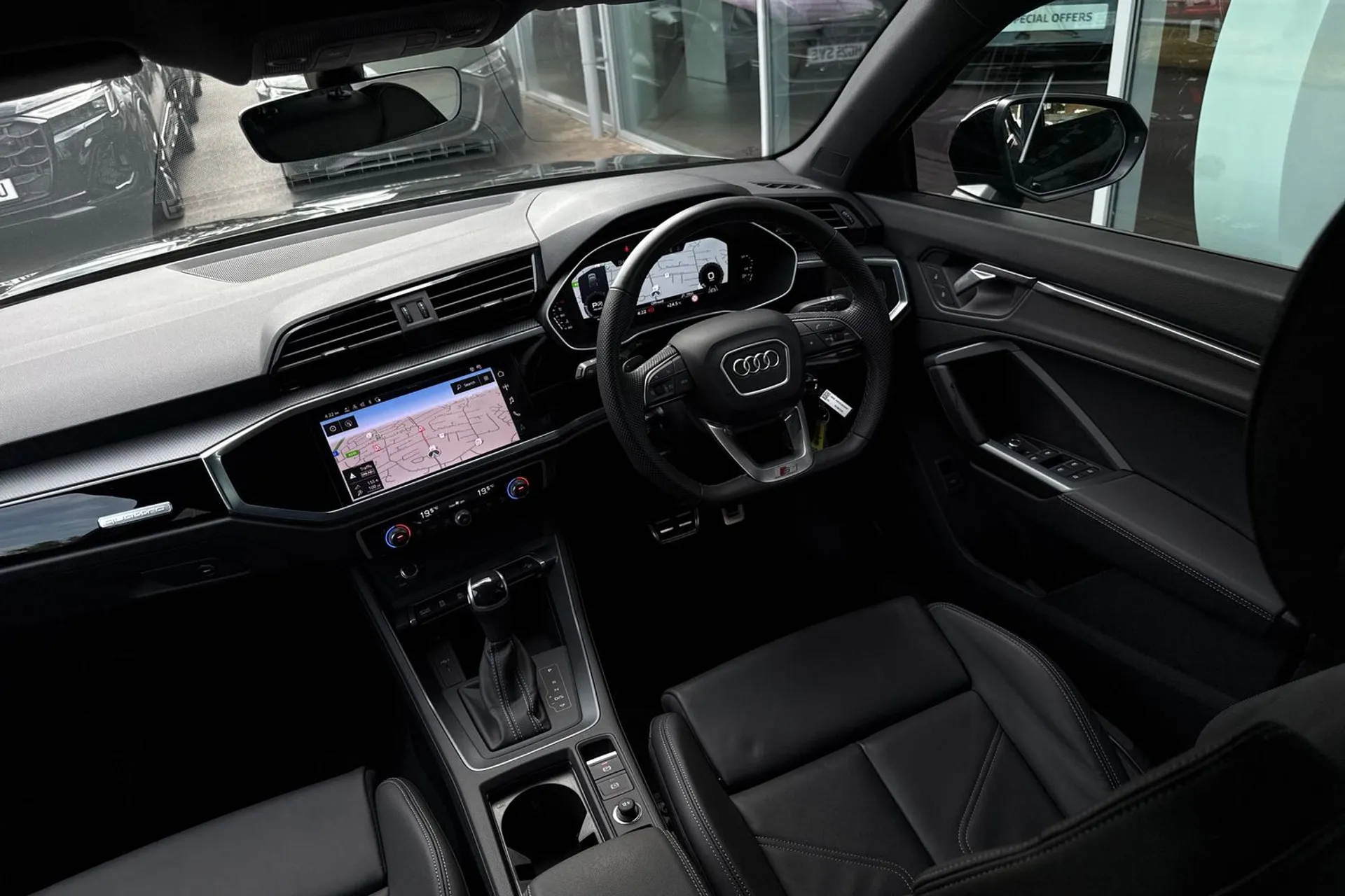 Audi Q3 thumbnail image number 33