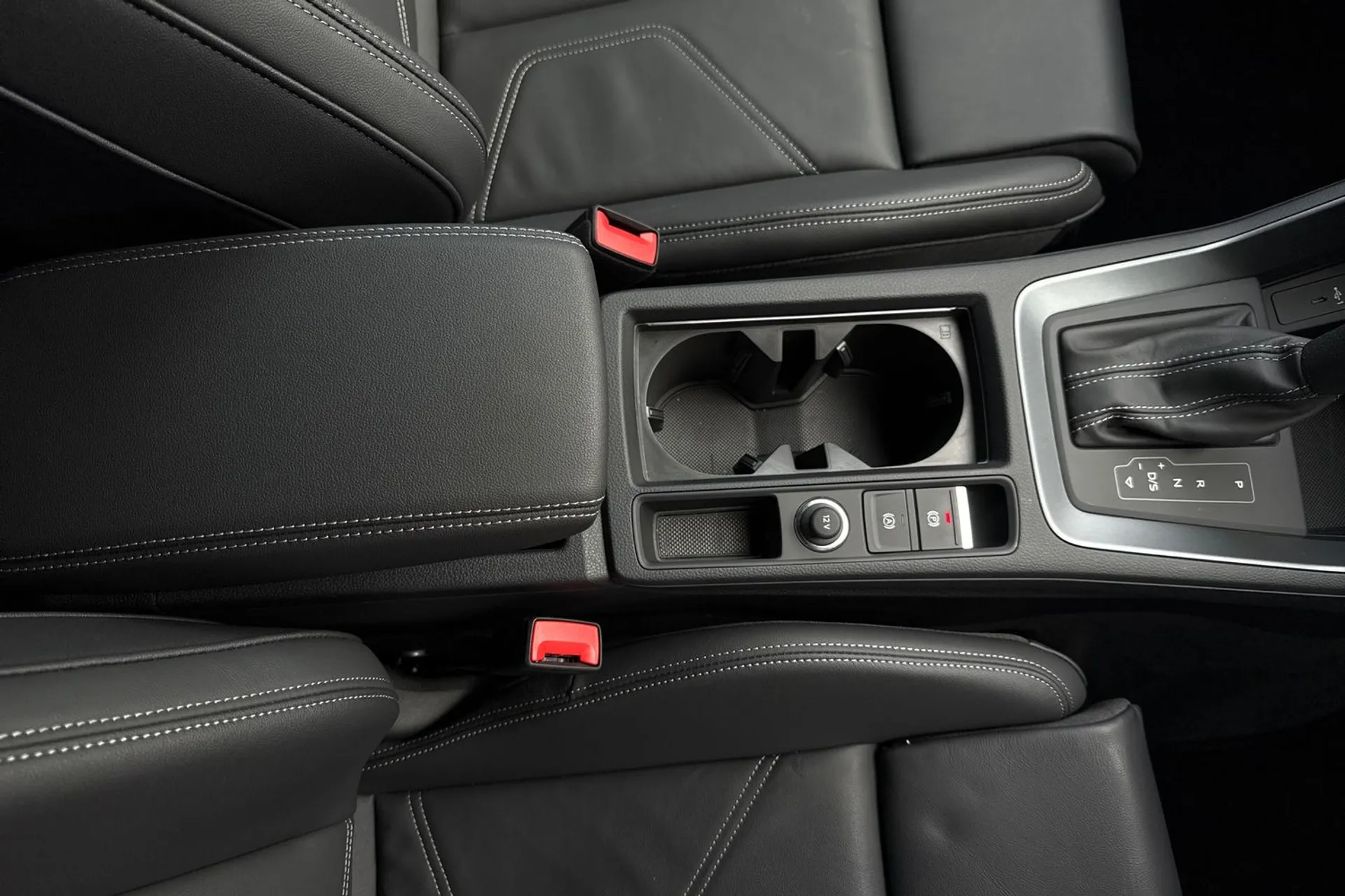 Audi Q3 thumbnail image number 41