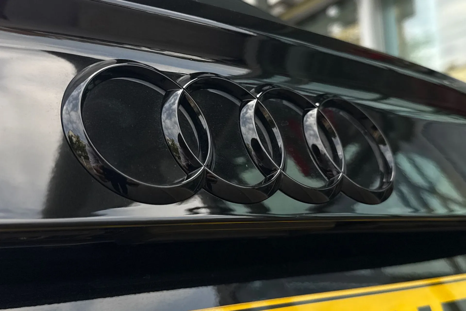 Audi Q3 thumbnail image number 48