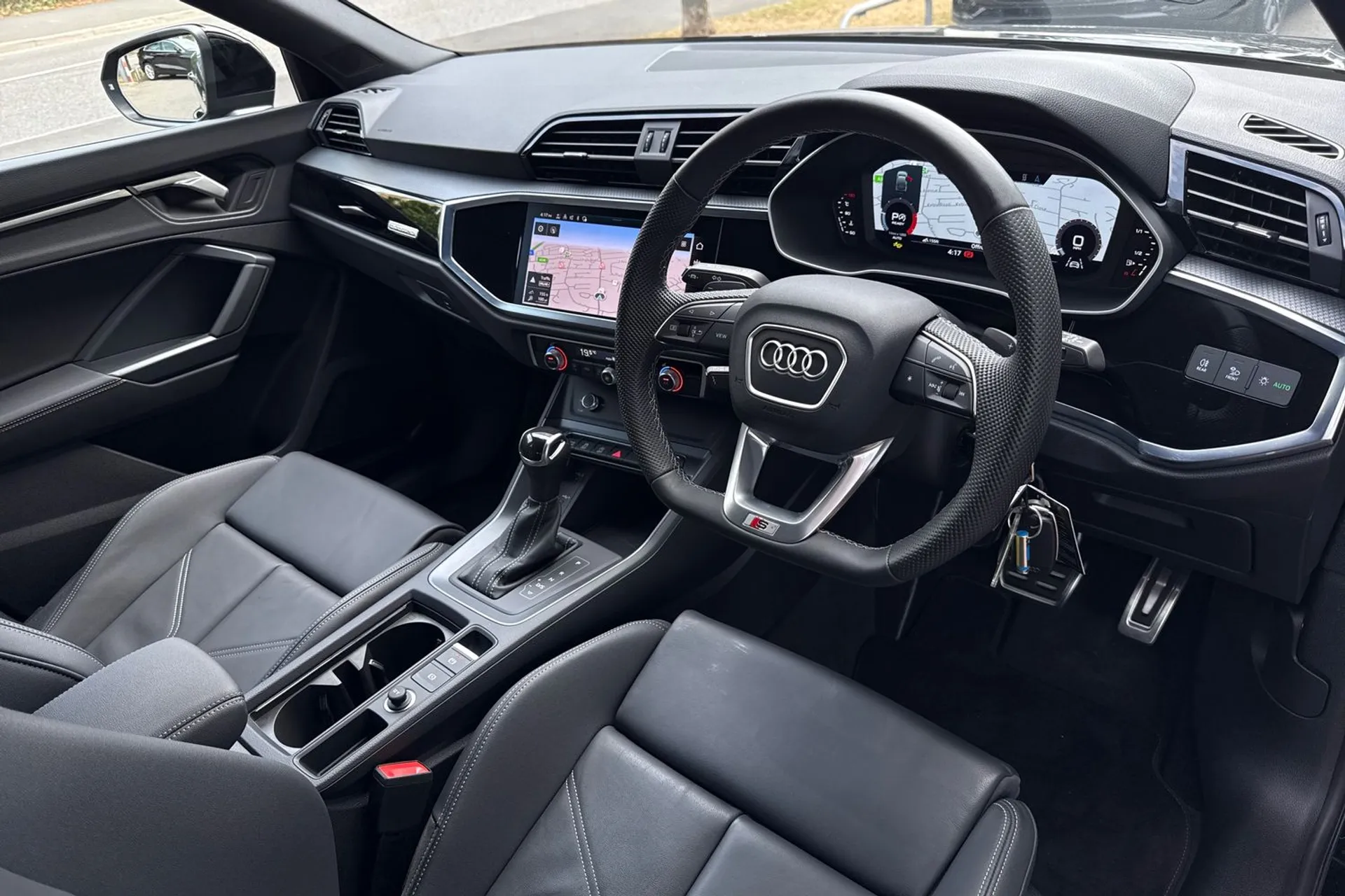 Audi Q3 thumbnail image number 25
