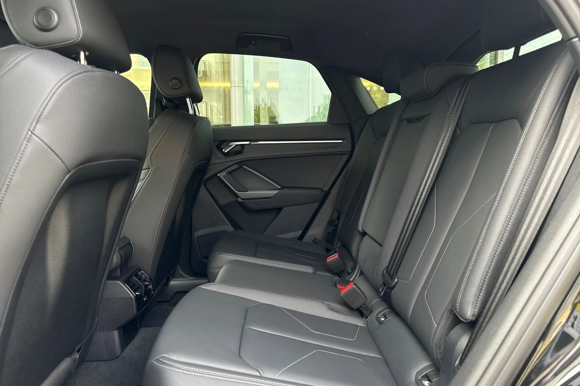 Audi Q3 thumbnail image number 29