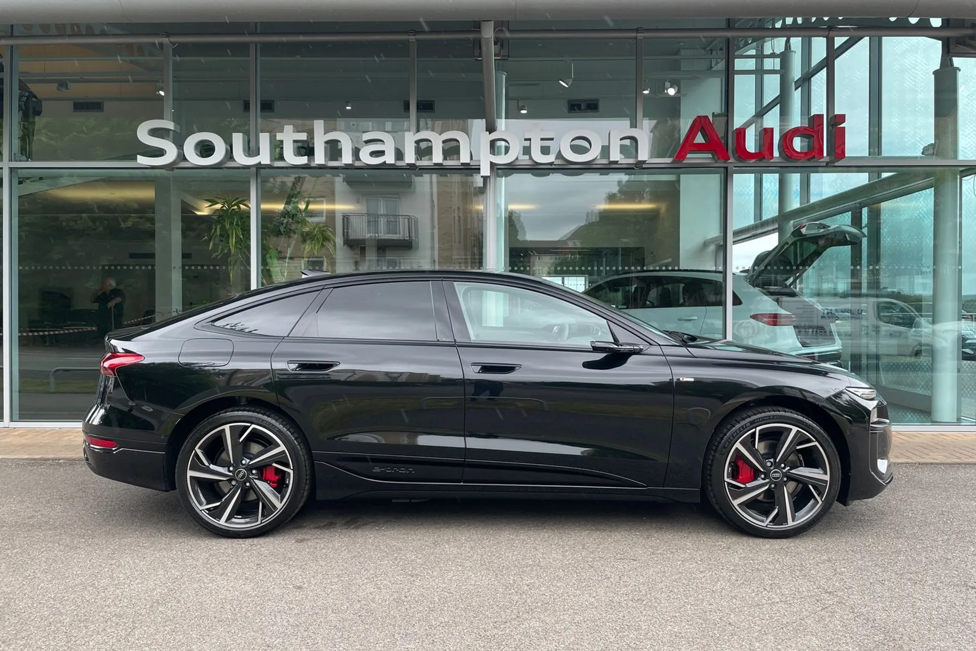 Audi A6 e-tron Sportback thumbnail image number 2
