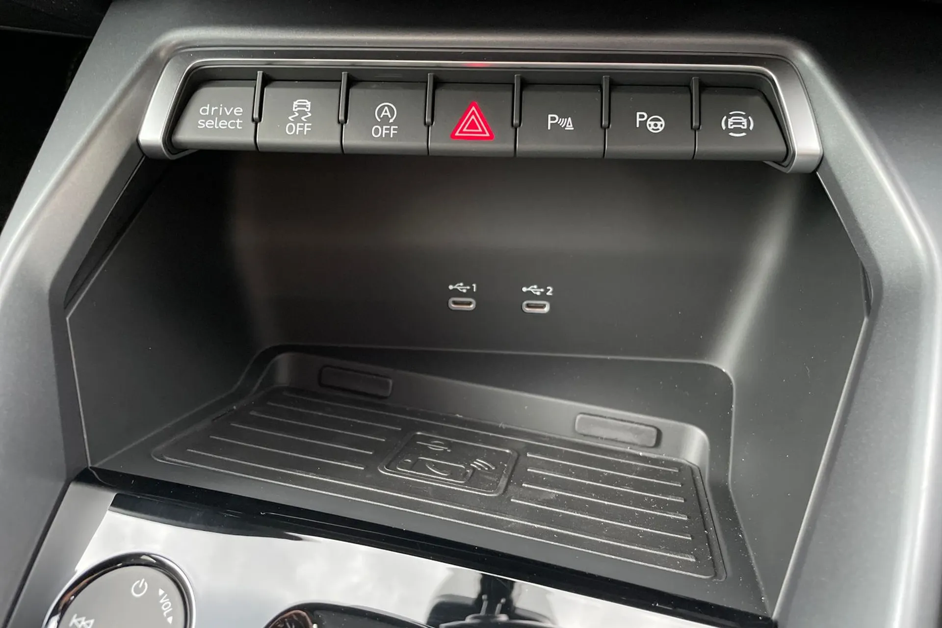 Audi A3 thumbnail image number 32