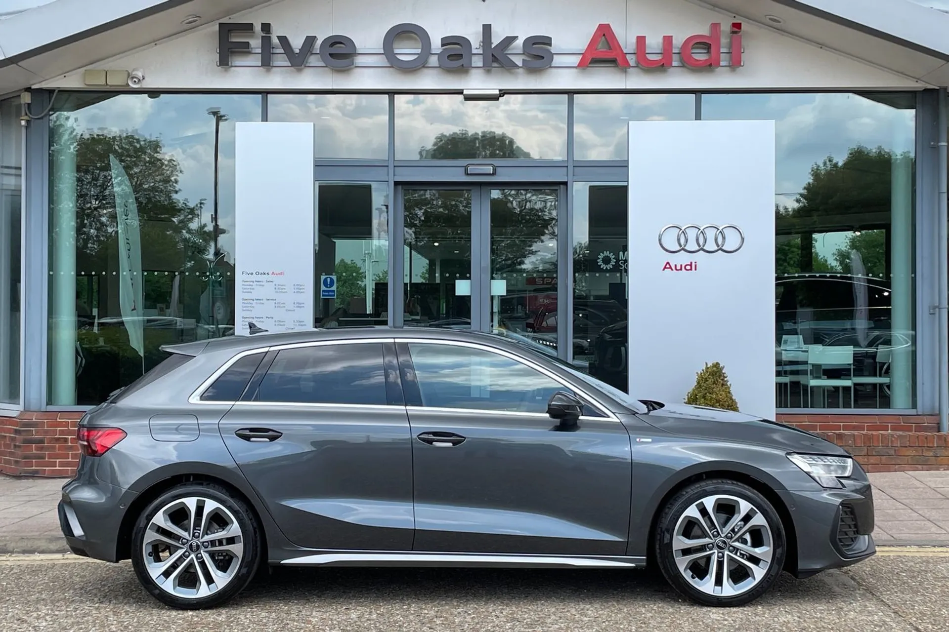 Audi A3 thumbnail image number 2